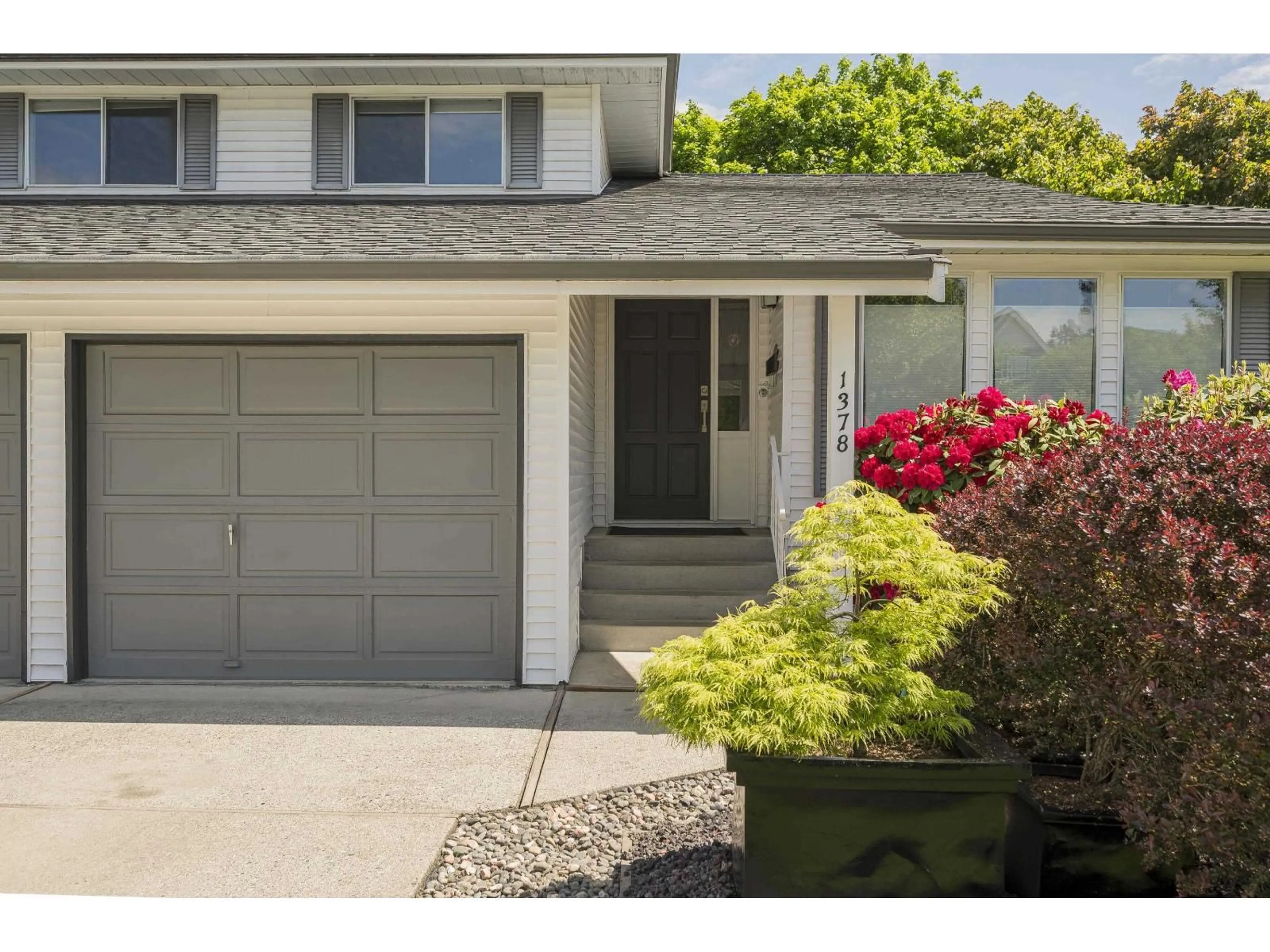 Home with vinyl exterior material, street for 1378 160A STREET, Surrey British Columbia V4A7X5
