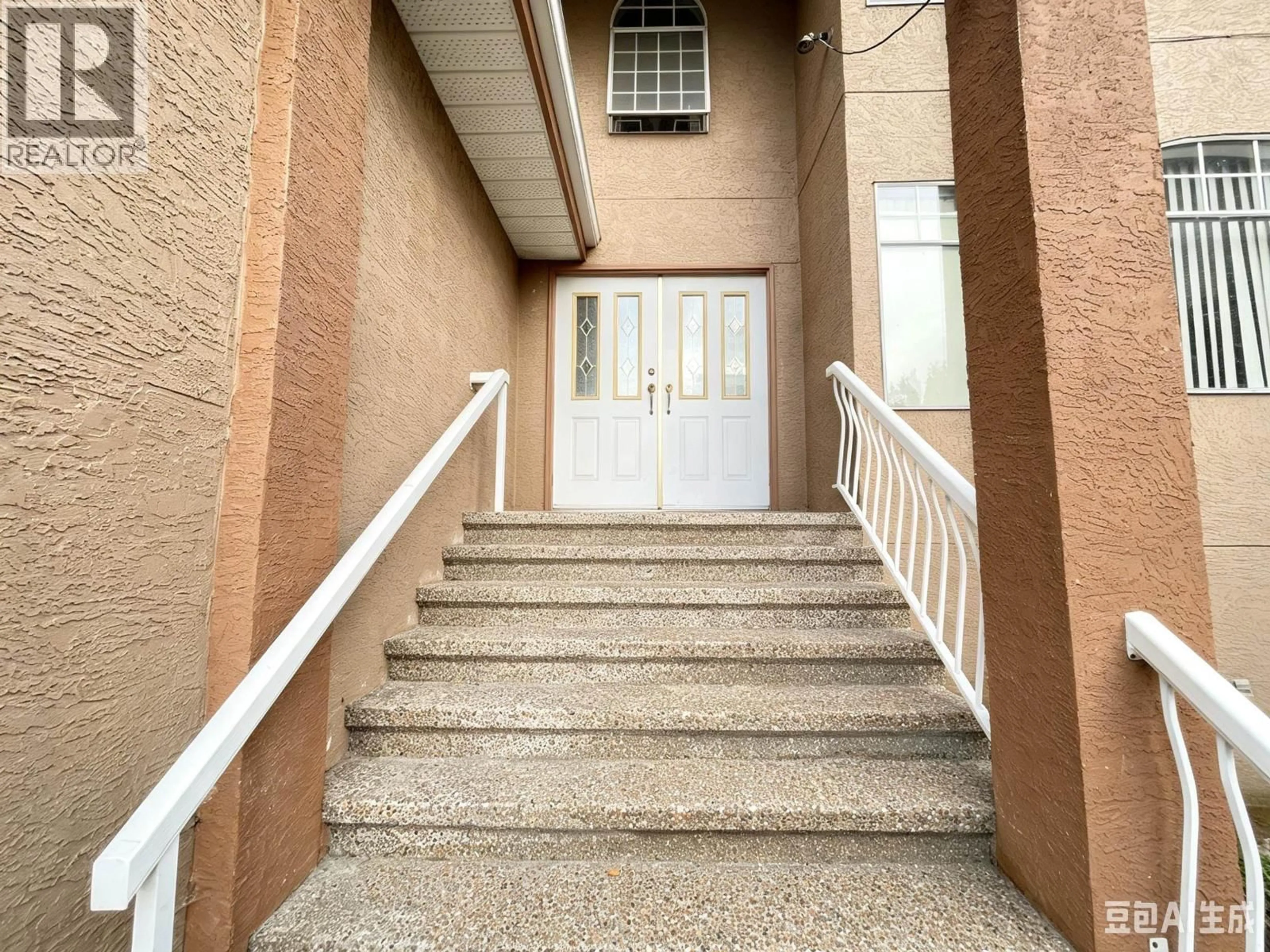 Stairs for 714 RENNIE PLACE, New Westminster British Columbia V3M6P6
