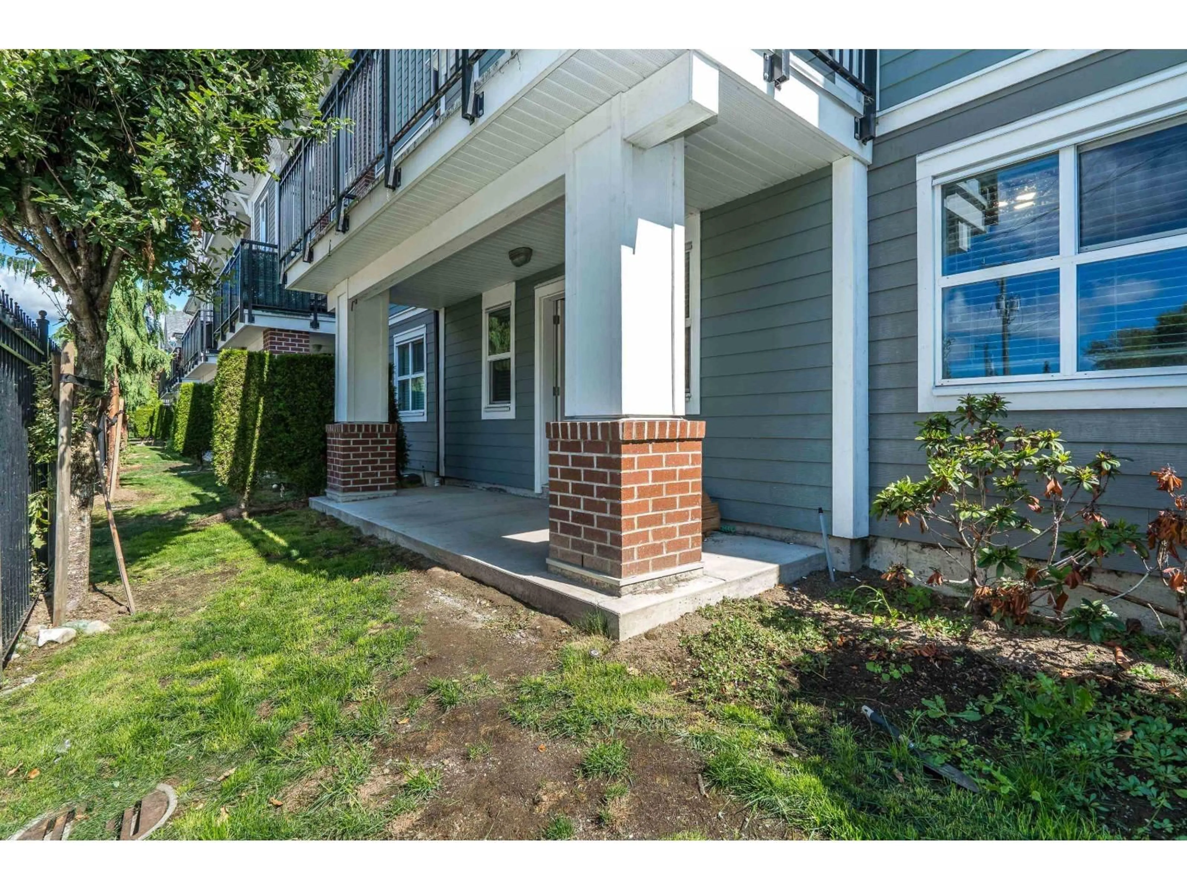 Unknown for 1 - 20723 FRASER HIGHWAY, Langley British Columbia V3A0K2