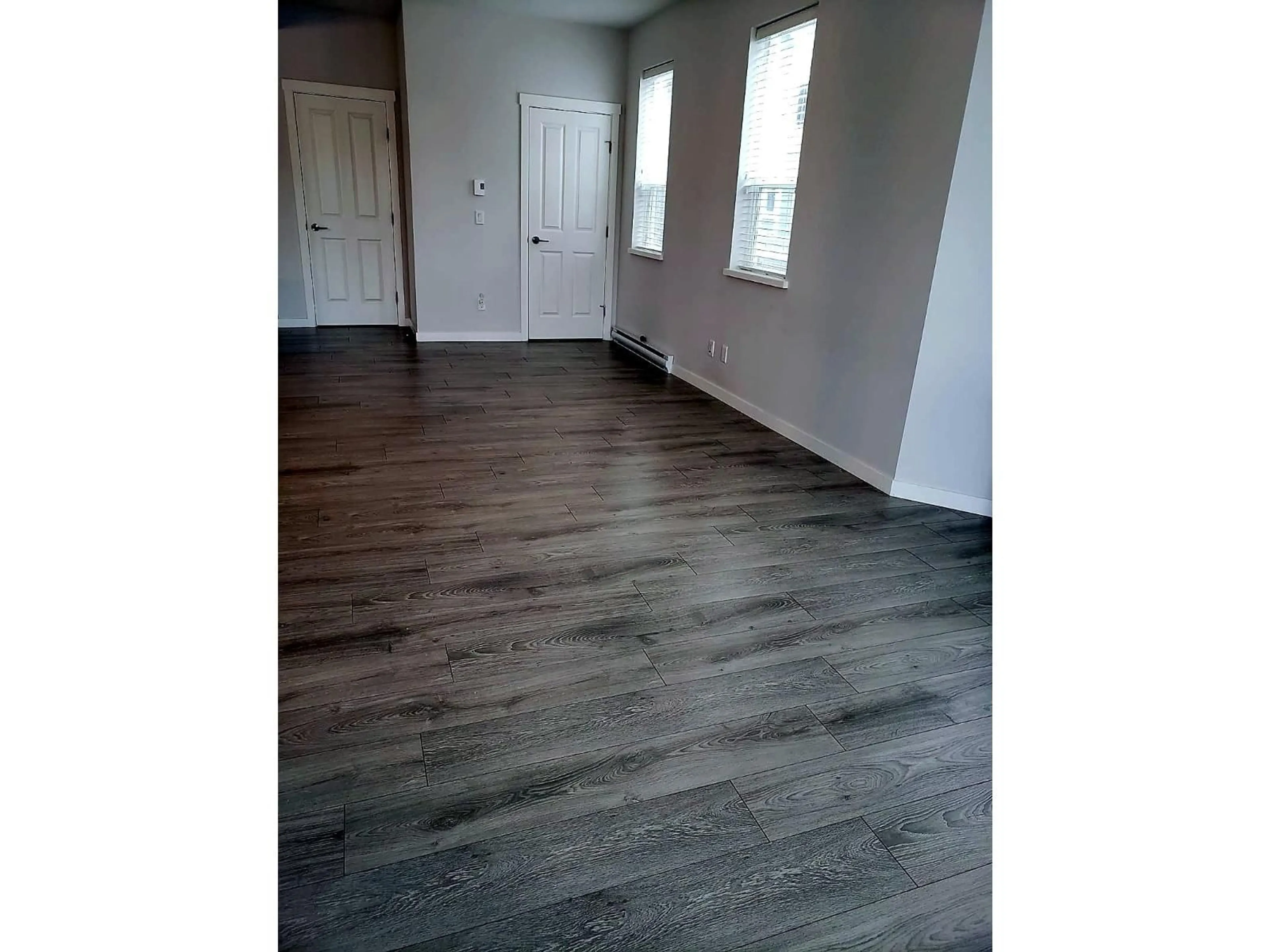 A pic of a room for 1 - 20723 FRASER HIGHWAY, Langley British Columbia V3A0K2