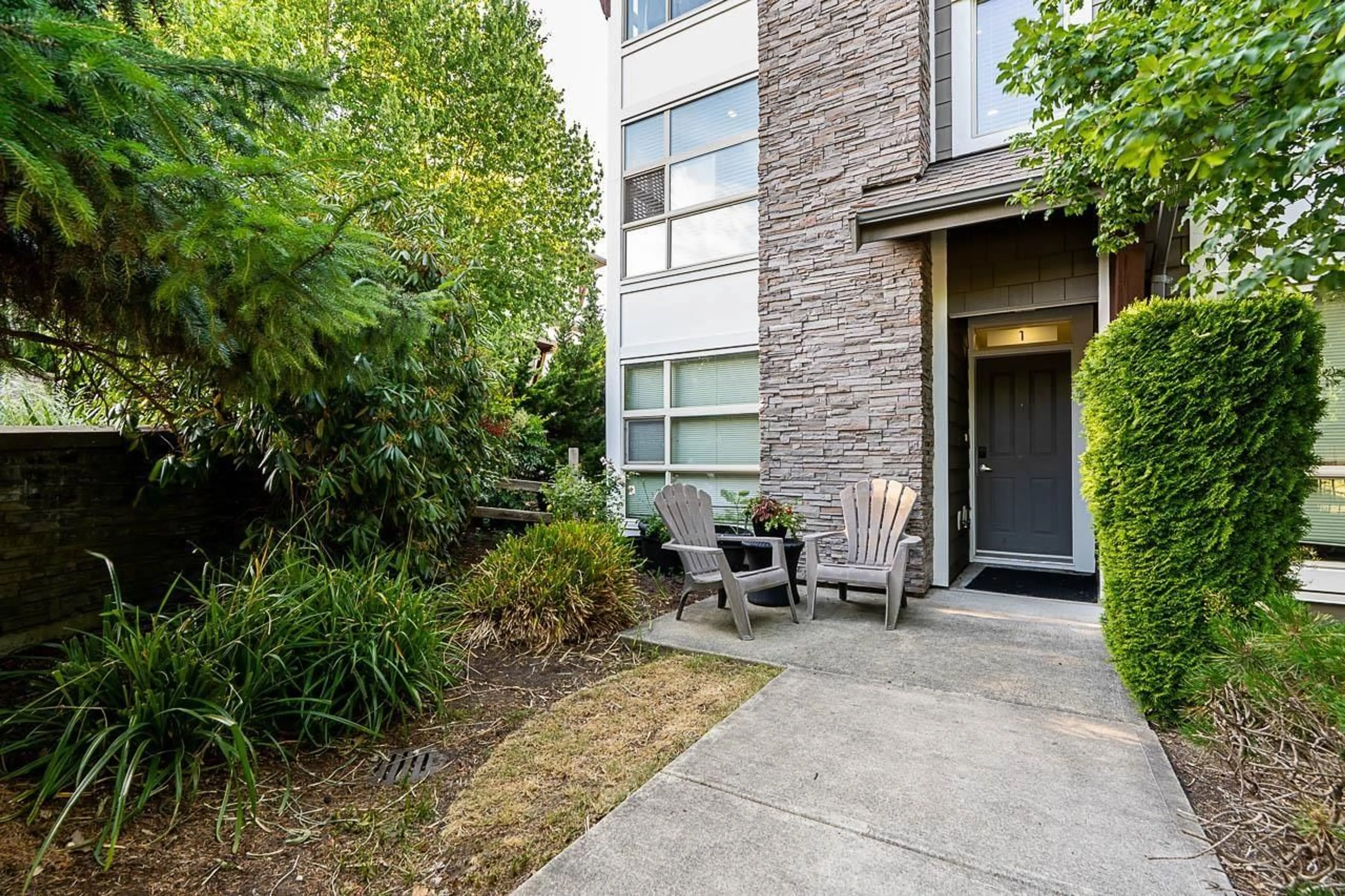 Patio, street for 1 - 6671 121 STREET, Surrey British Columbia V3W1T9
