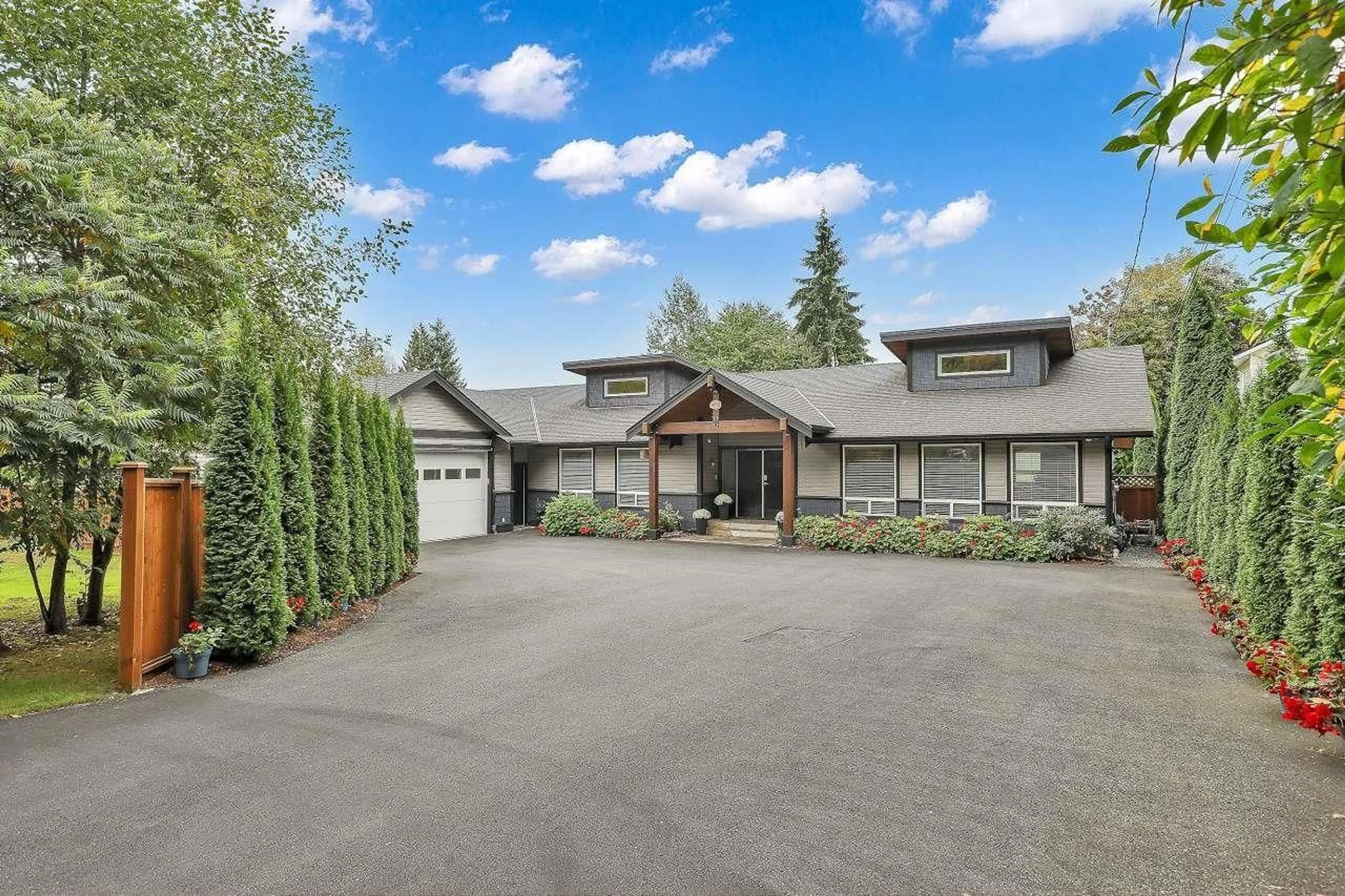 A pic from outside/outdoor area/front of a property/back of a property/a pic from drone, street for 4930 196 STREET, Langley British Columbia V3A1A3