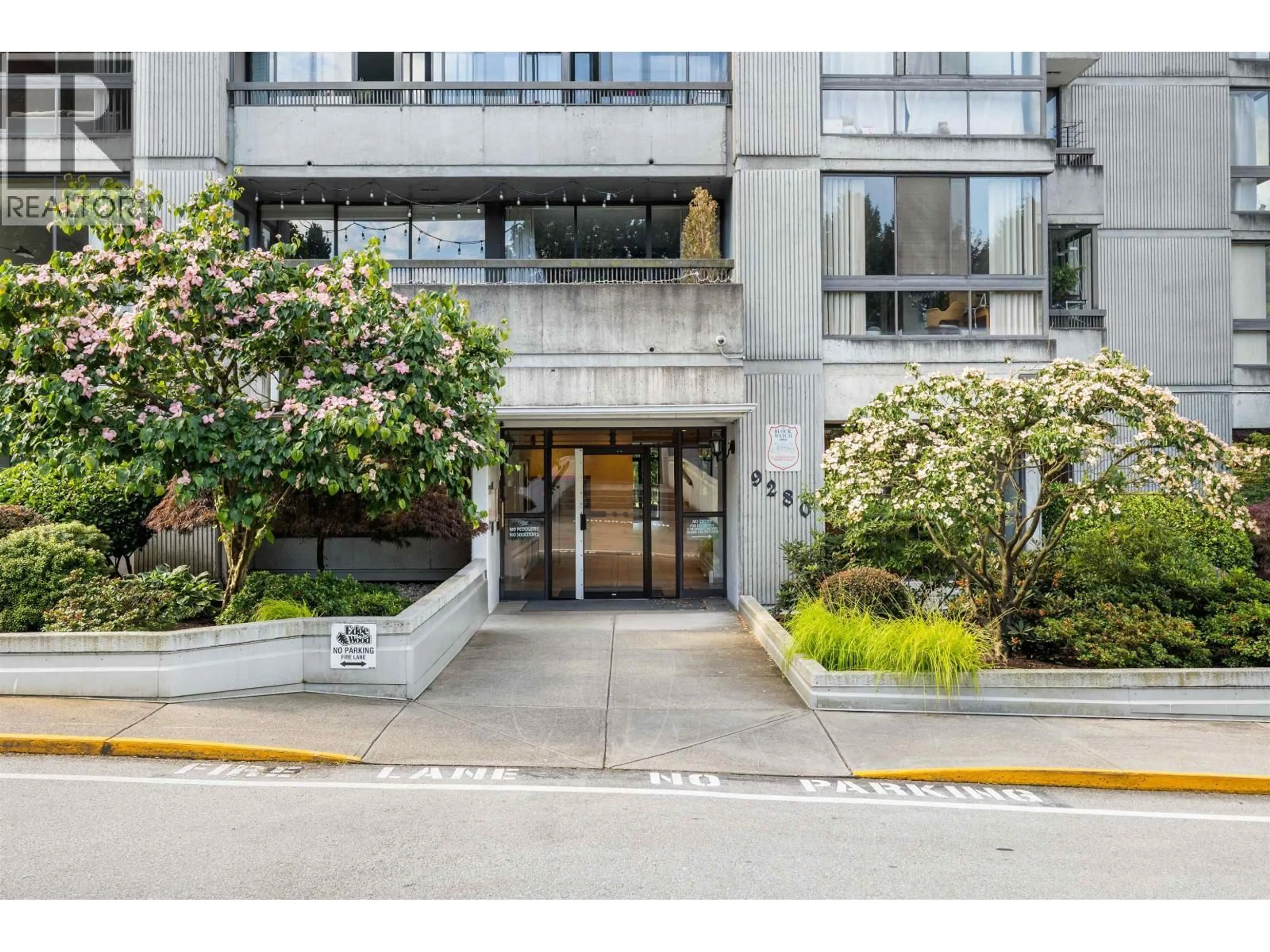 Indoor foyer for 607 - 9280 SALISH COURT, Burnaby British Columbia V3J7J8