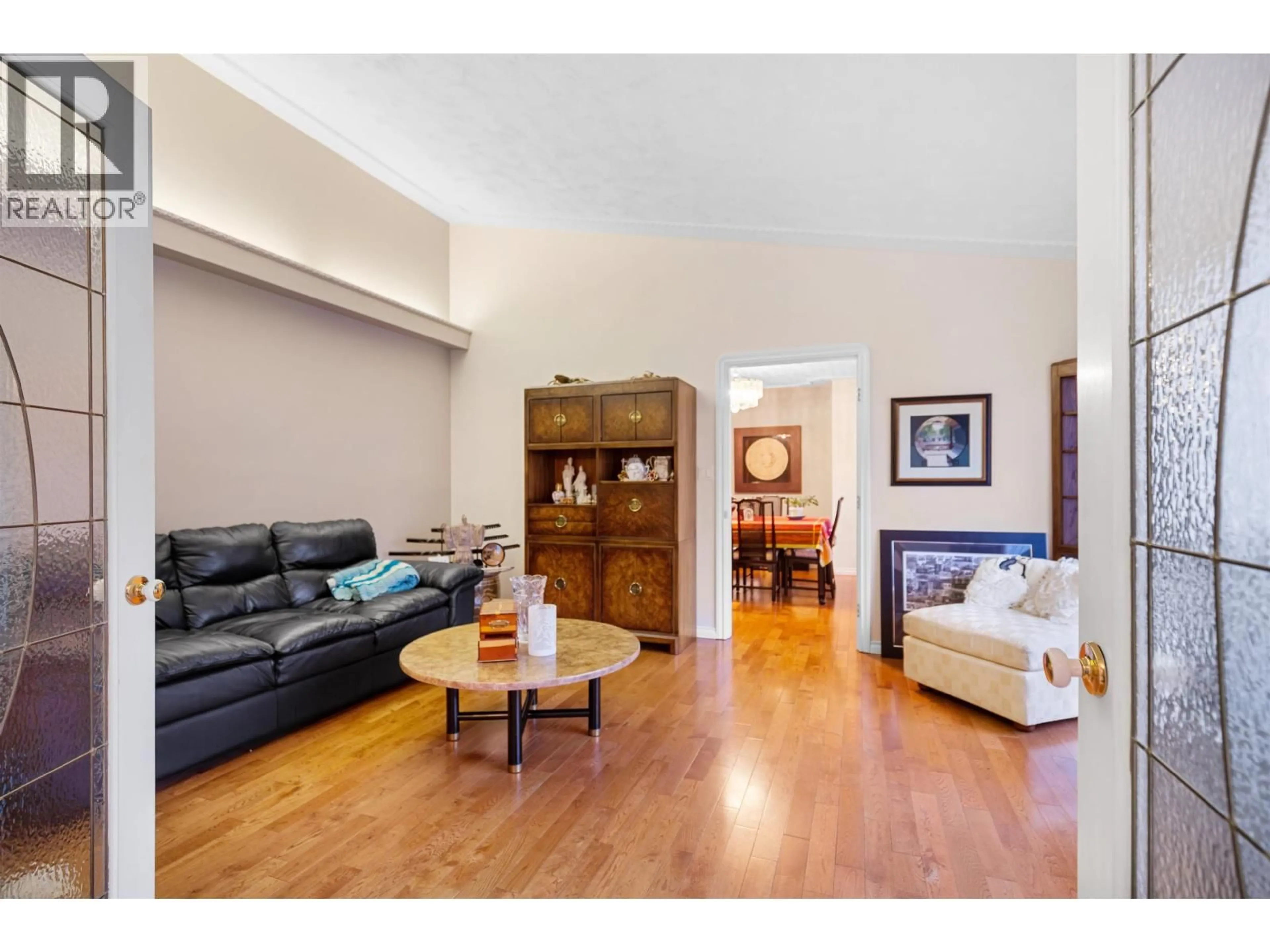 Living room with furniture, wood/laminate floor for 6843 VALLEYVIEW DRIVE, Prince George British Columbia V2K4C6