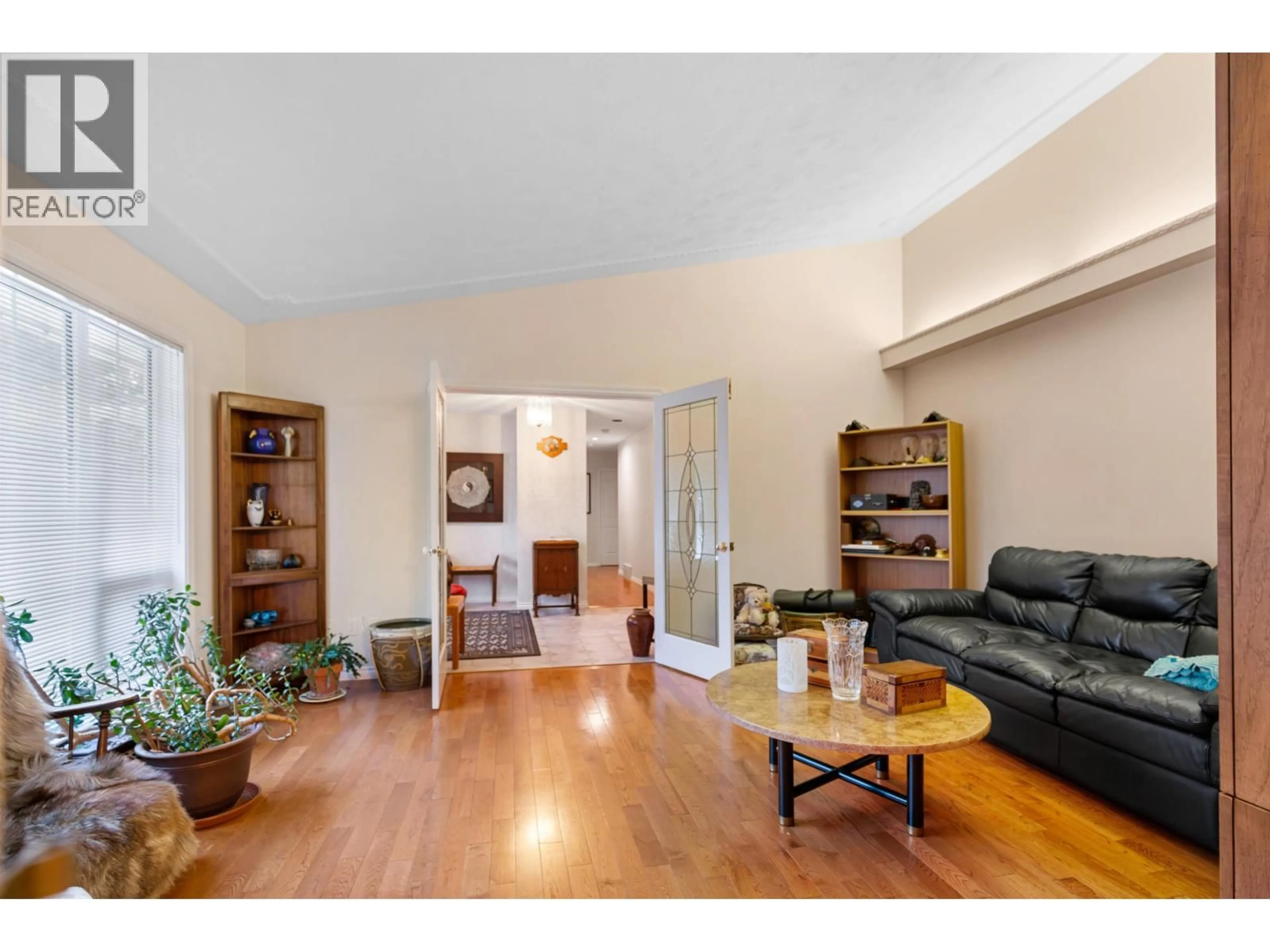 Living room with furniture, wood/laminate floor for 6843 VALLEYVIEW DRIVE, Prince George British Columbia V2K4C6
