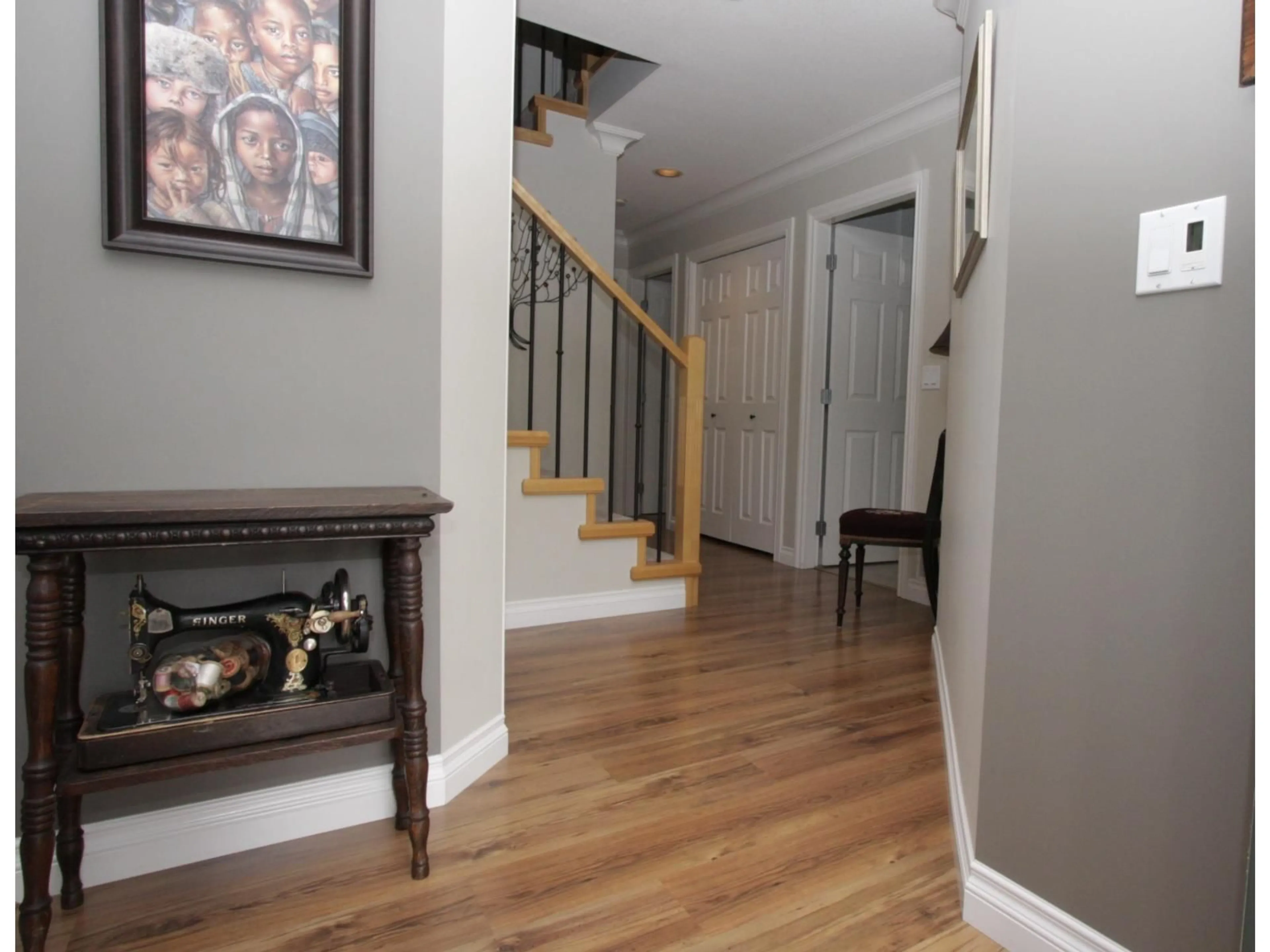 Indoor foyer for 30688 STEELHEAD COURT, Abbotsford British Columbia V2T6V1