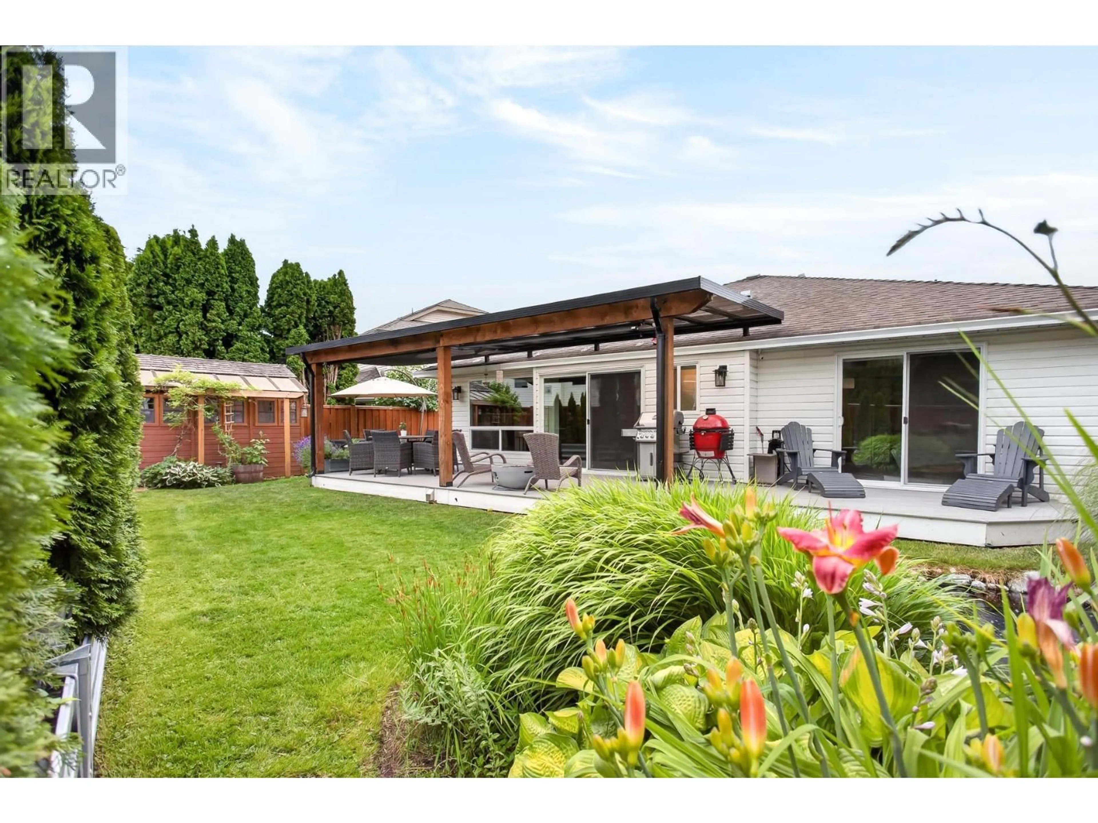 Patio, unknown for 19645 SOMERSET DRIVE, Pitt Meadows British Columbia V3Y2L3