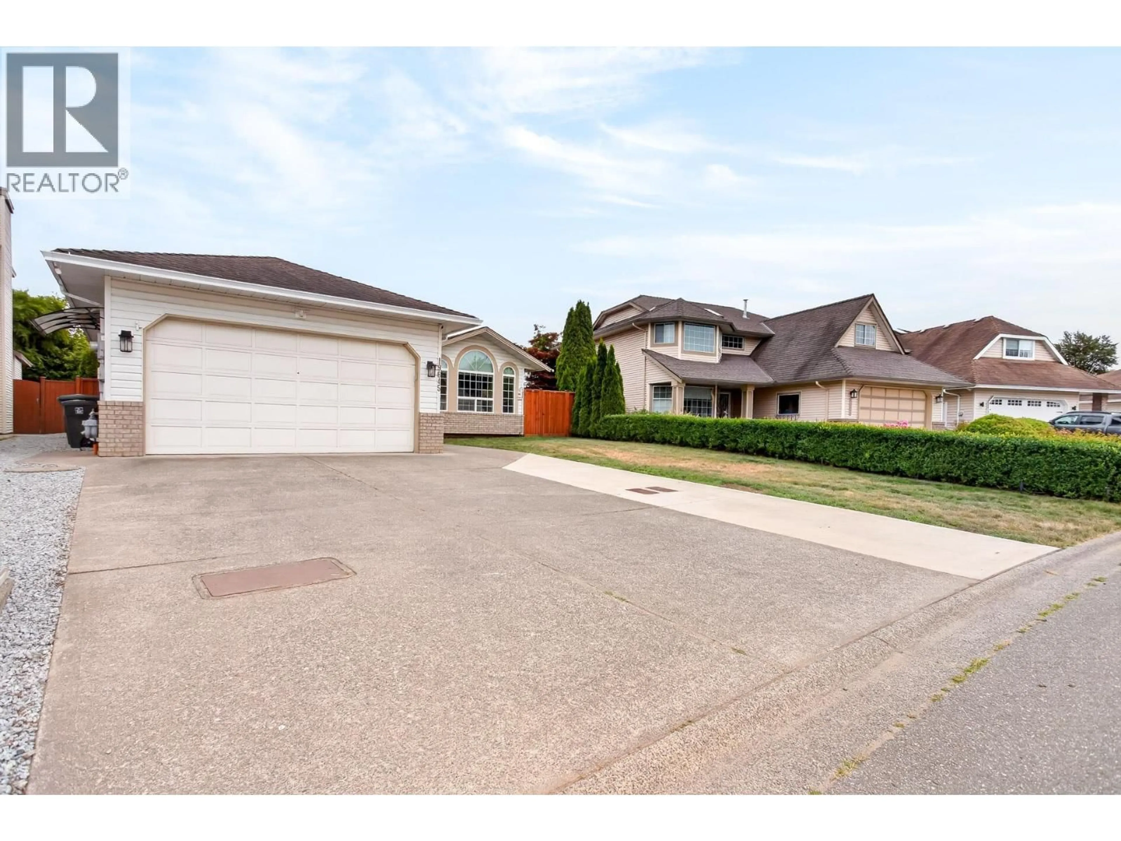 A pic from outside/outdoor area/front of a property/back of a property/a pic from drone, street for 19645 SOMERSET DRIVE, Pitt Meadows British Columbia V3Y2L3