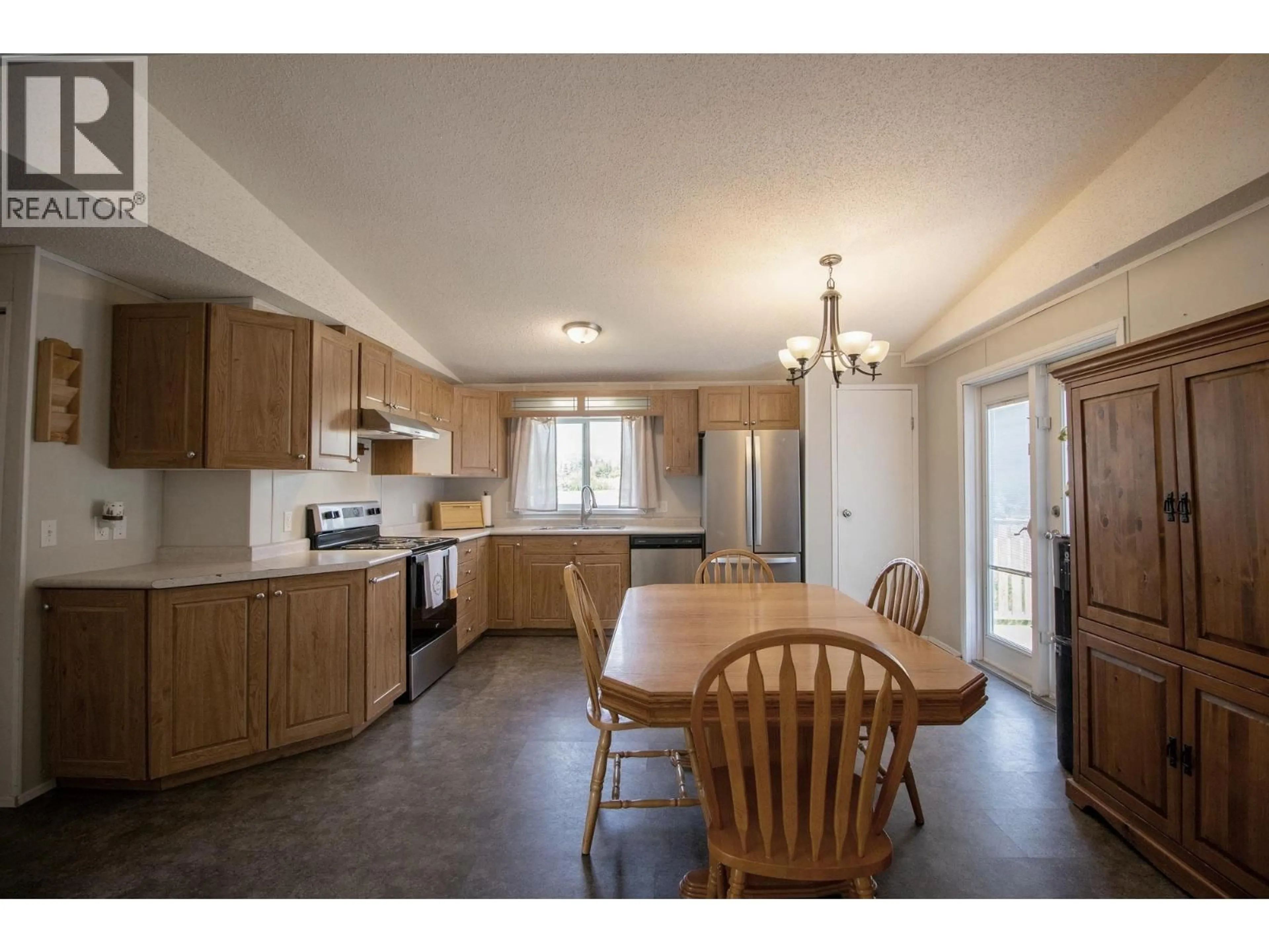 Standard kitchen, wood/laminate floor for 10439 102 STREET, Taylor British Columbia V0C2K0