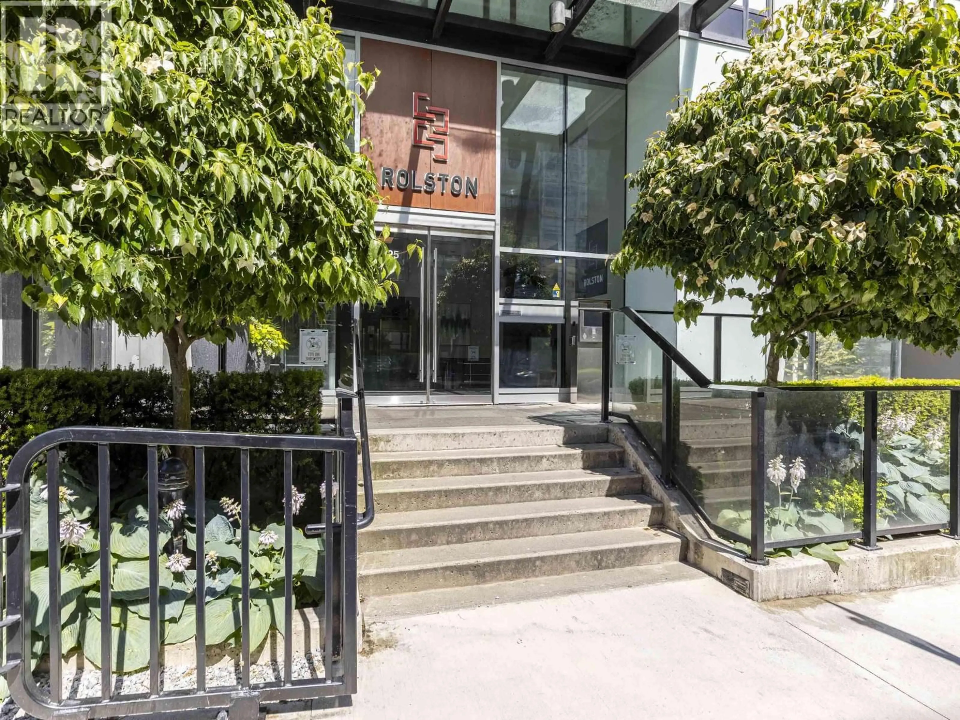 Indoor foyer for 506 - 1325 ROLSTON STREET, Vancouver British Columbia V6B0M2