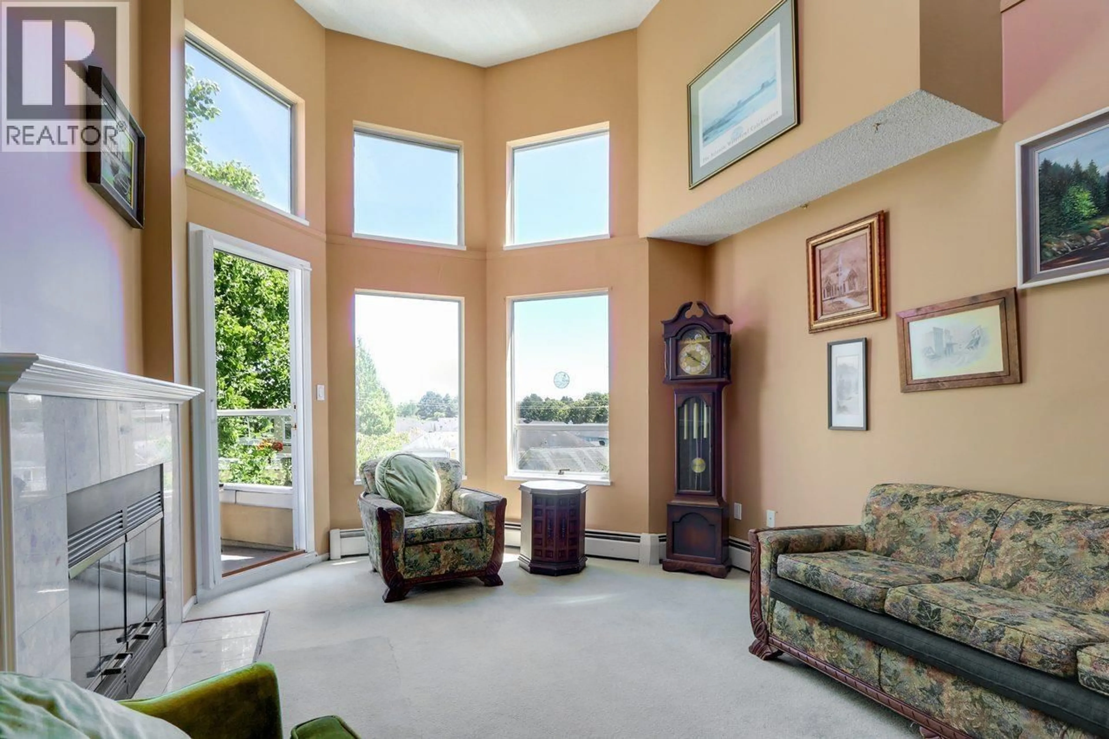 Indoor foyer for 325 - 7251 MINORU BOULEVARD, Richmond British Columbia V6Y3P5