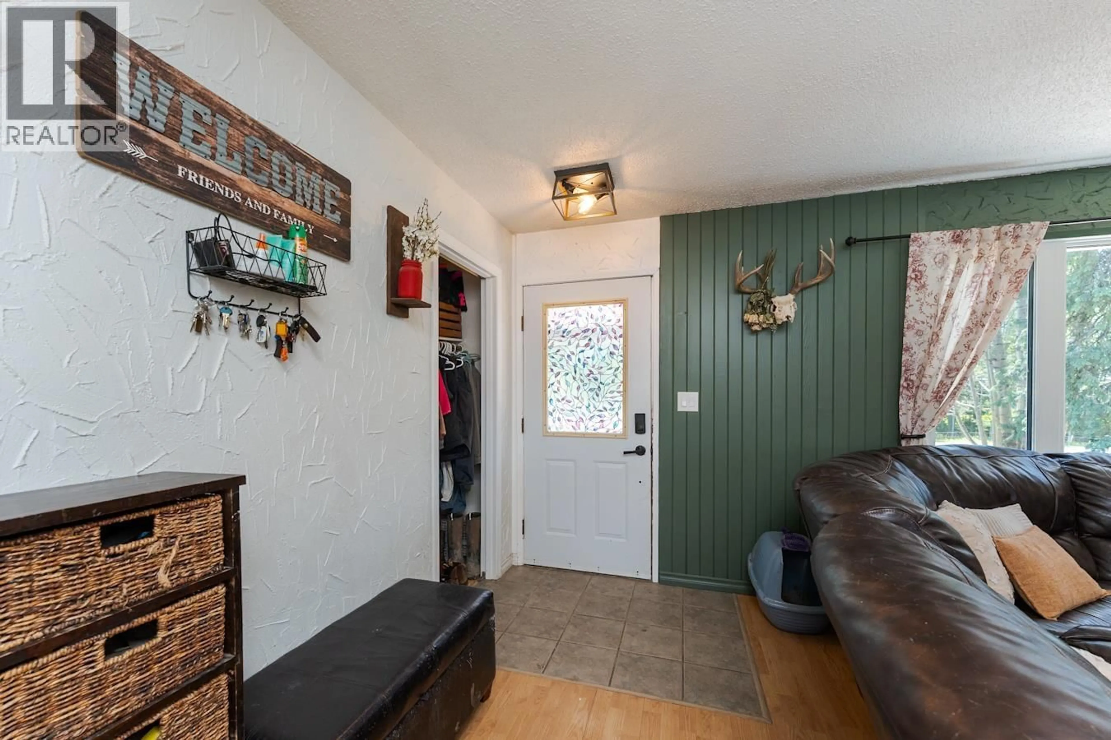 Indoor entryway for 5410 SPONAUGLE ROAD, Prince George British Columbia V2K5X3