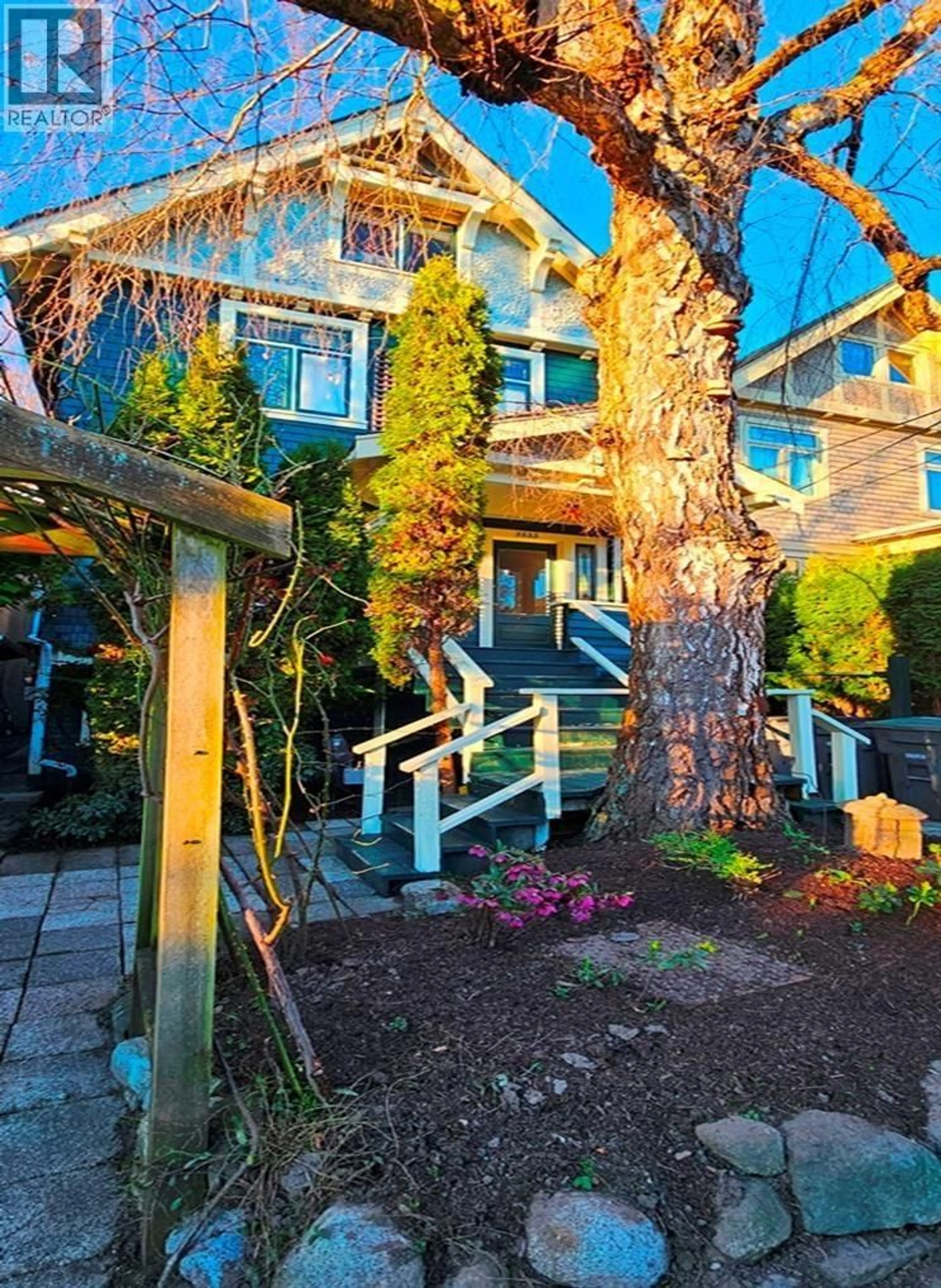 Unknown for 2635 7TH AVENUE, Vancouver British Columbia V6K1Z2