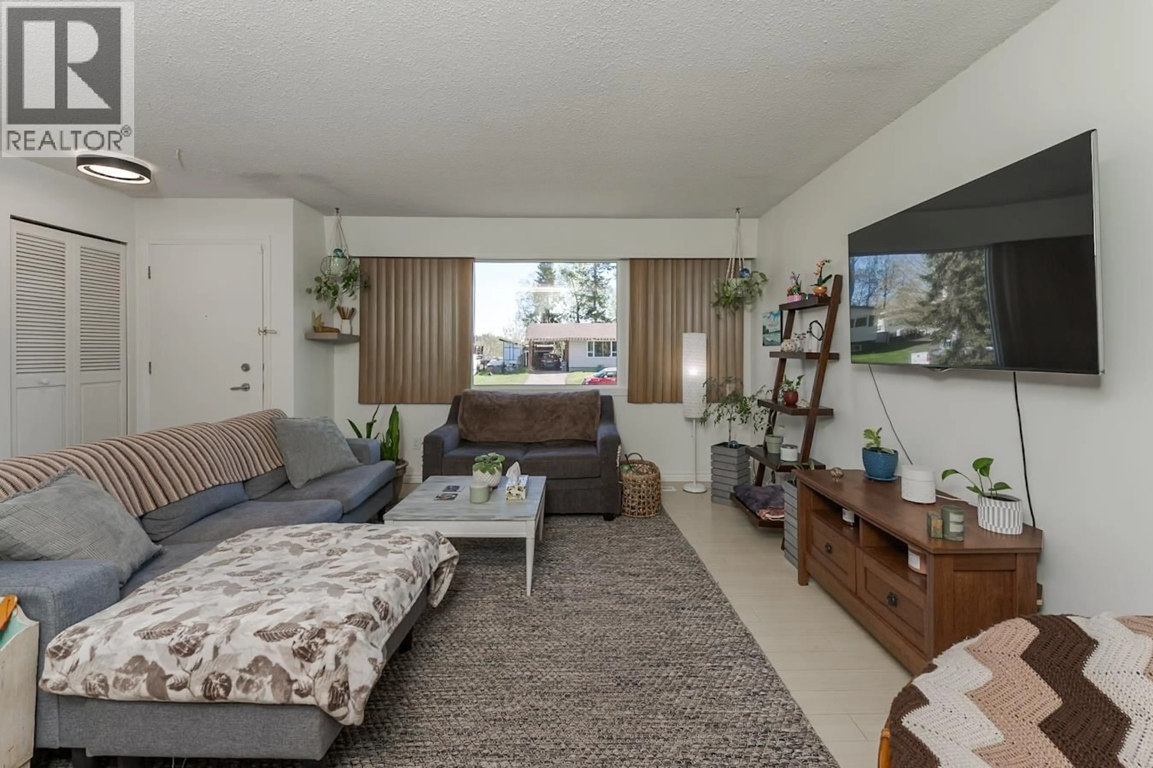 Living room with furniture, unknown for 1567 PEARSON AVENUE, Prince George British Columbia V2L4K7