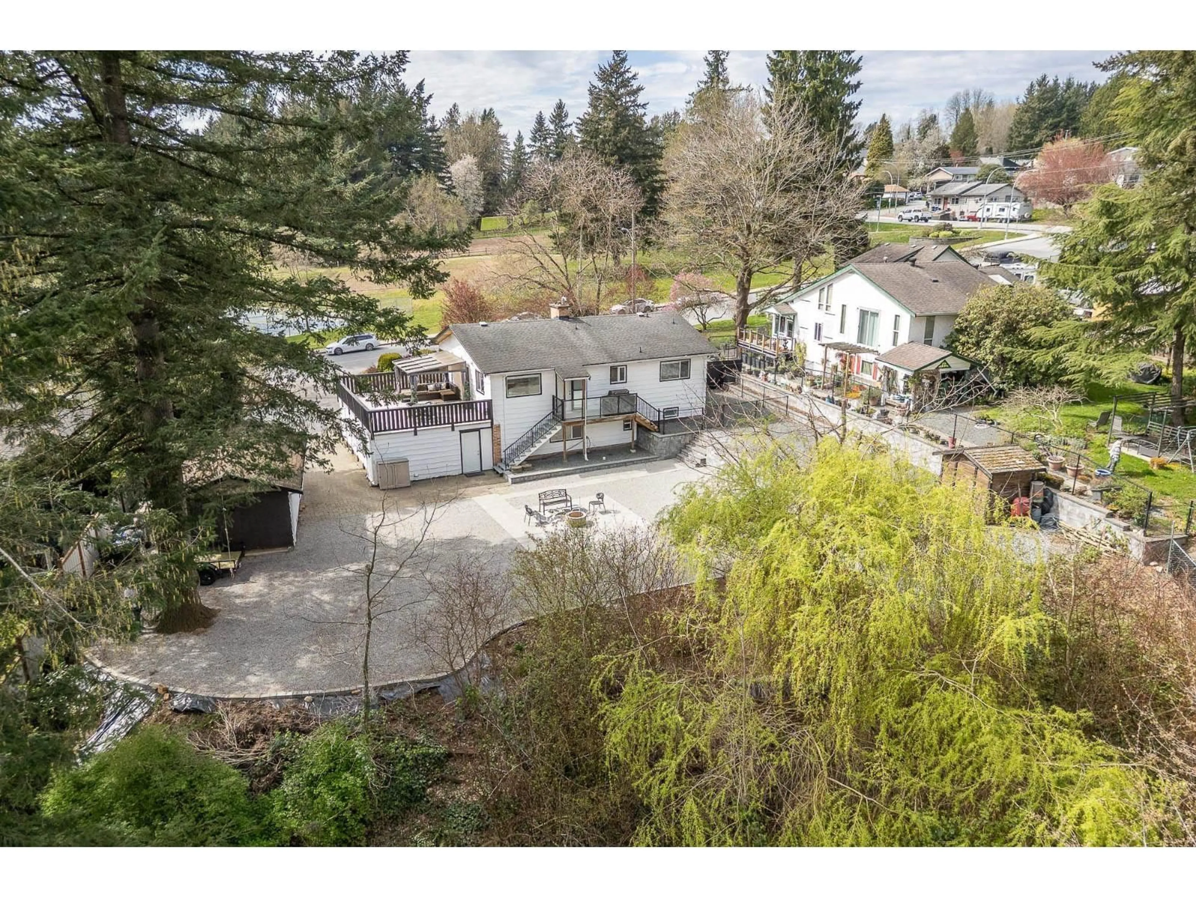 A pic from outside/outdoor area/front of a property/back of a property/a pic from drone, unknown for 7958 TAULBUT STREET, Mission British Columbia V2V3W7