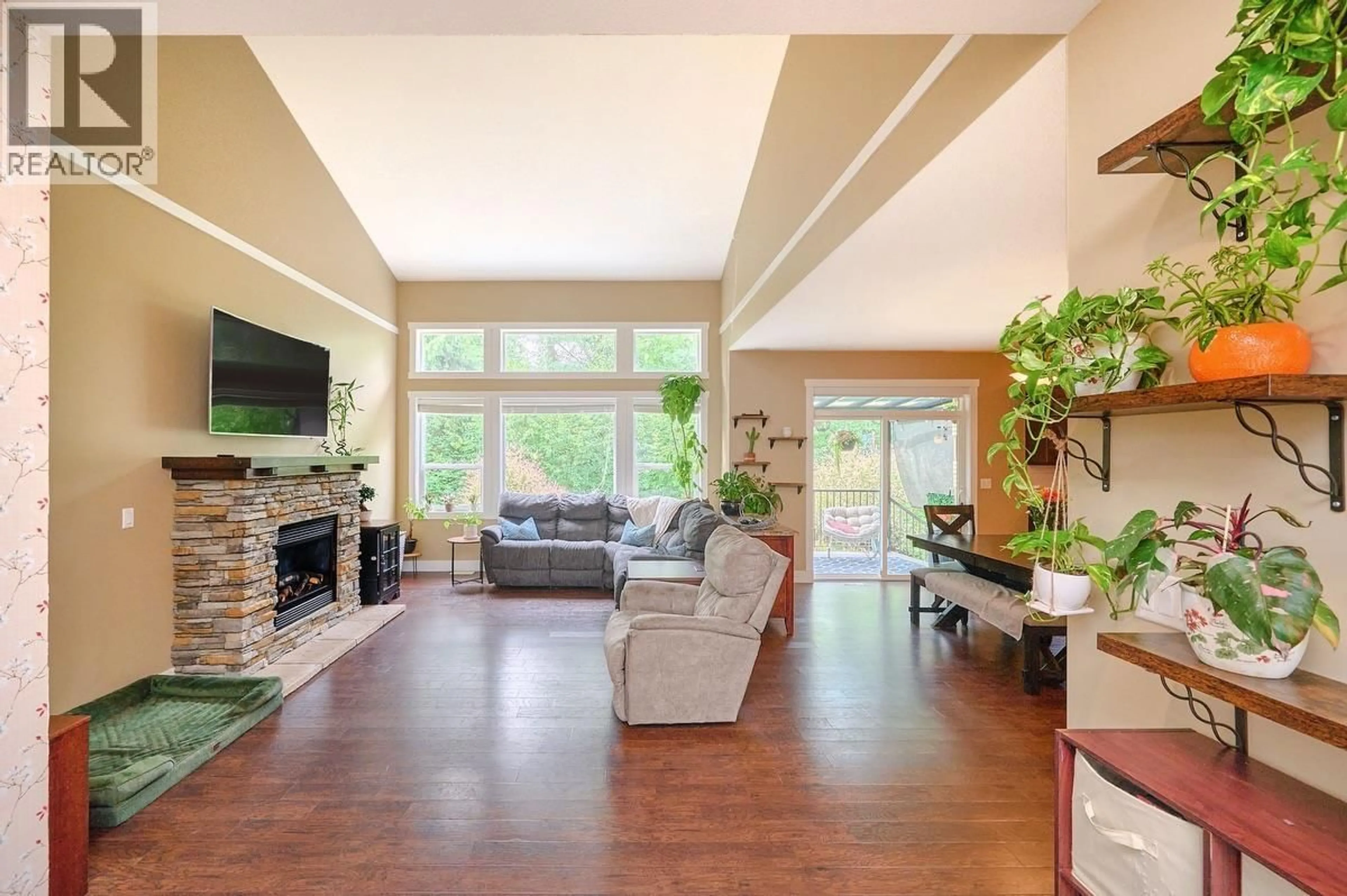 Living room with furniture, unknown for 22990 134 LOOP, Maple Ridge British Columbia V4R0E6