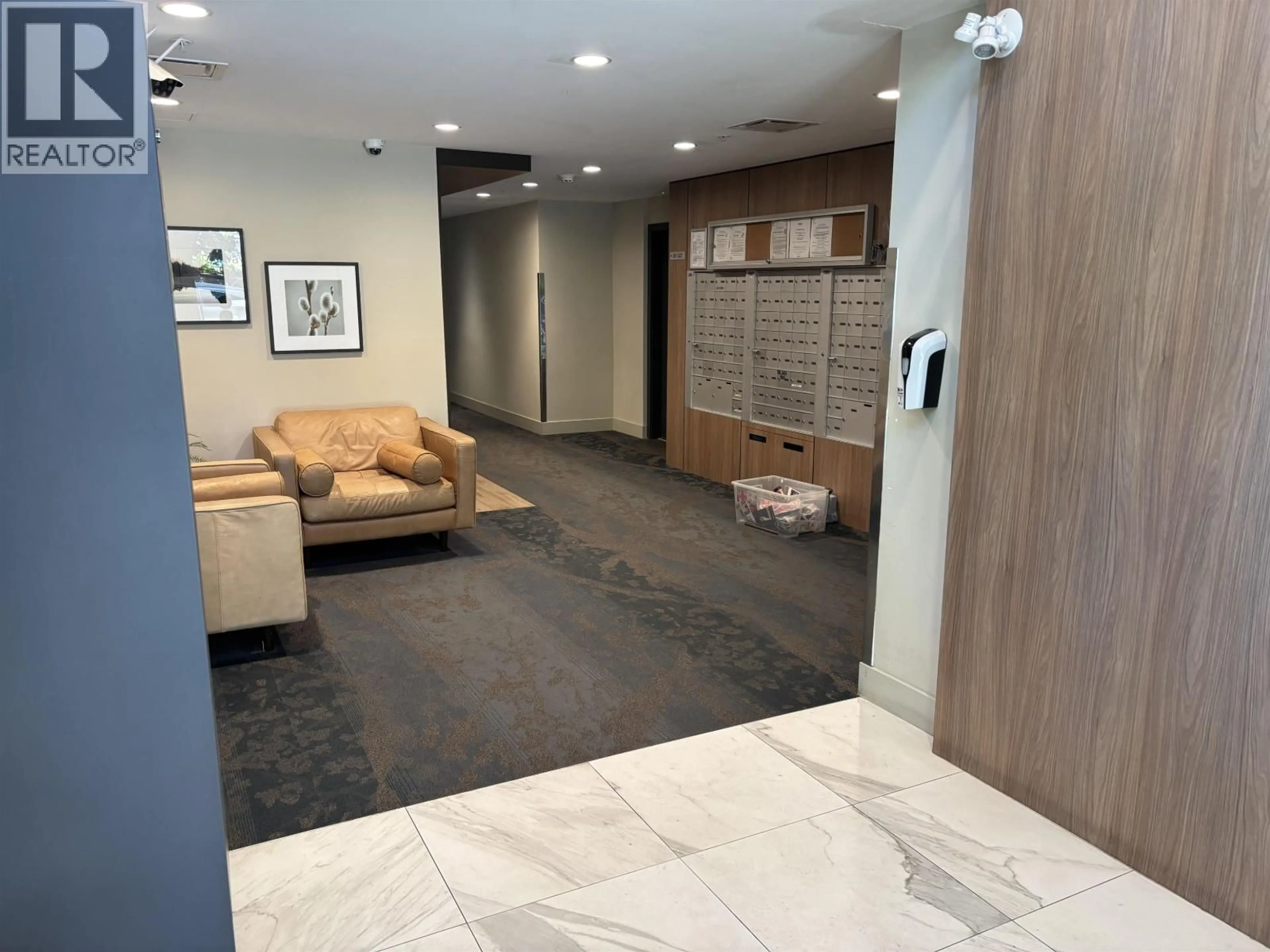 Lobby for 319 - 5460 BROADWAY, Burnaby British Columbia V5B0B4