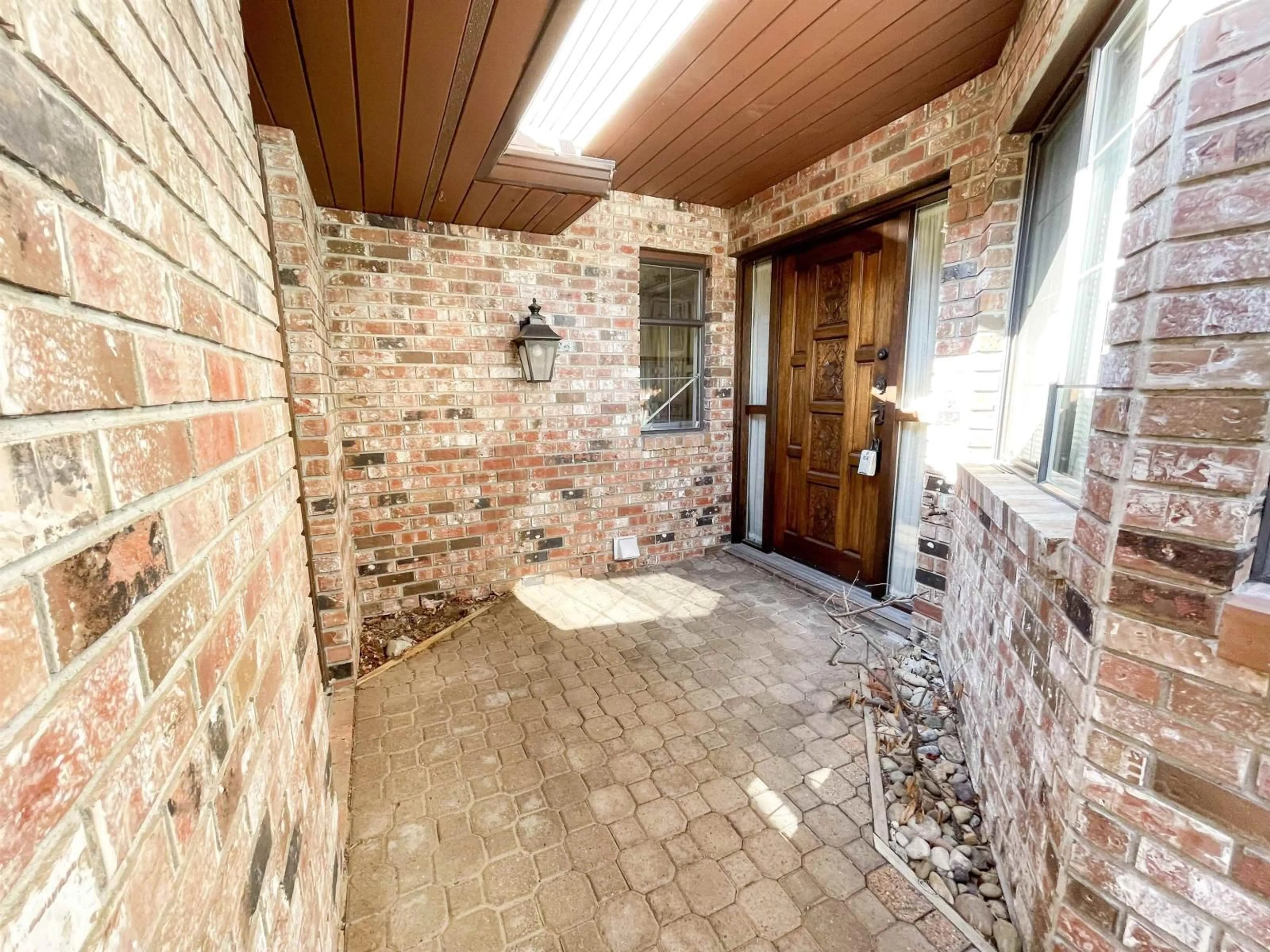 Indoor entryway for 6 - 1725 SOUTHMERE CRESCENT, Surrey British Columbia V4A7A7