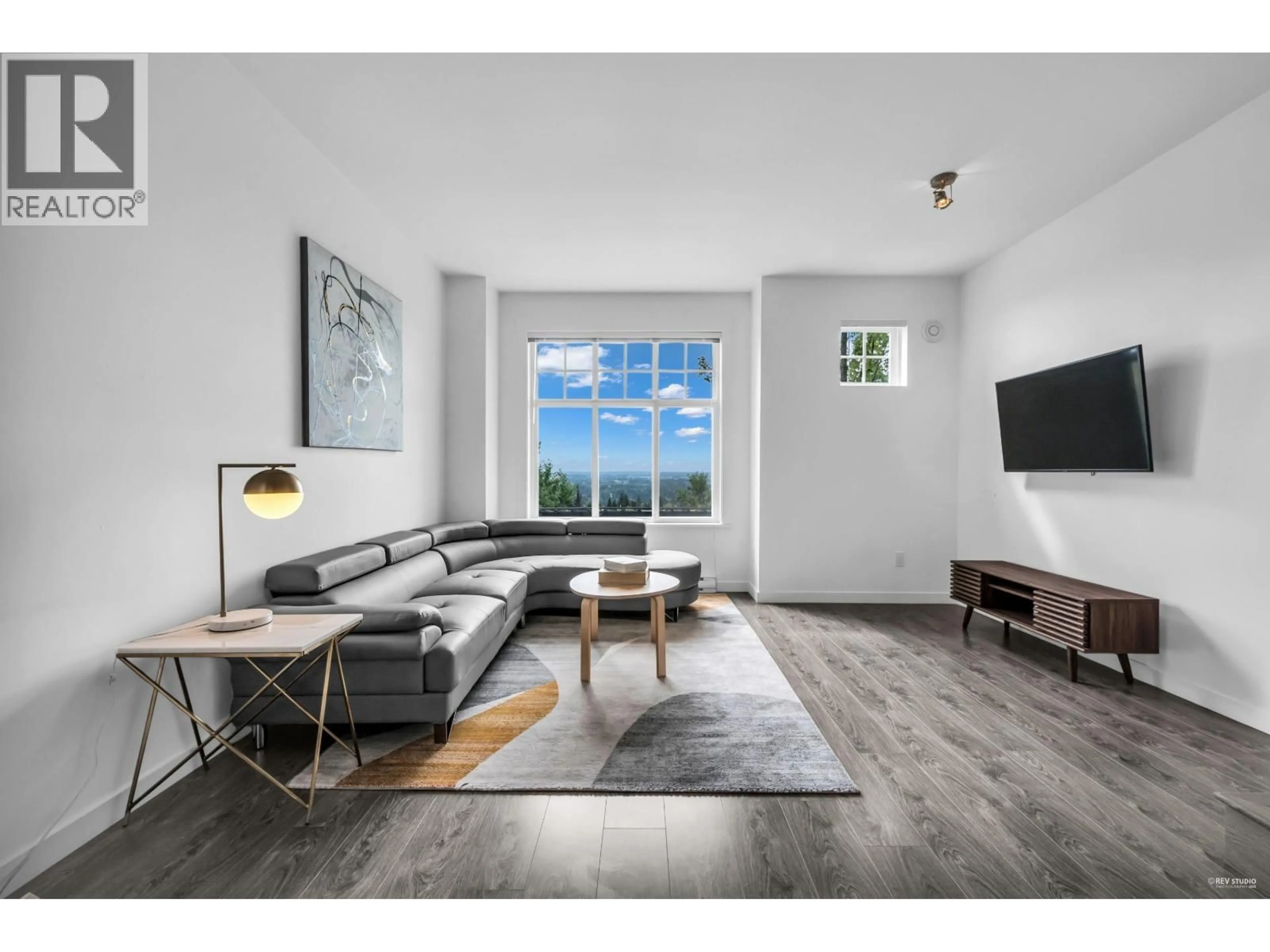 Living room with furniture, wood/laminate floor for 80 - 1320 RILEY STREET, Coquitlam British Columbia V3E0J4