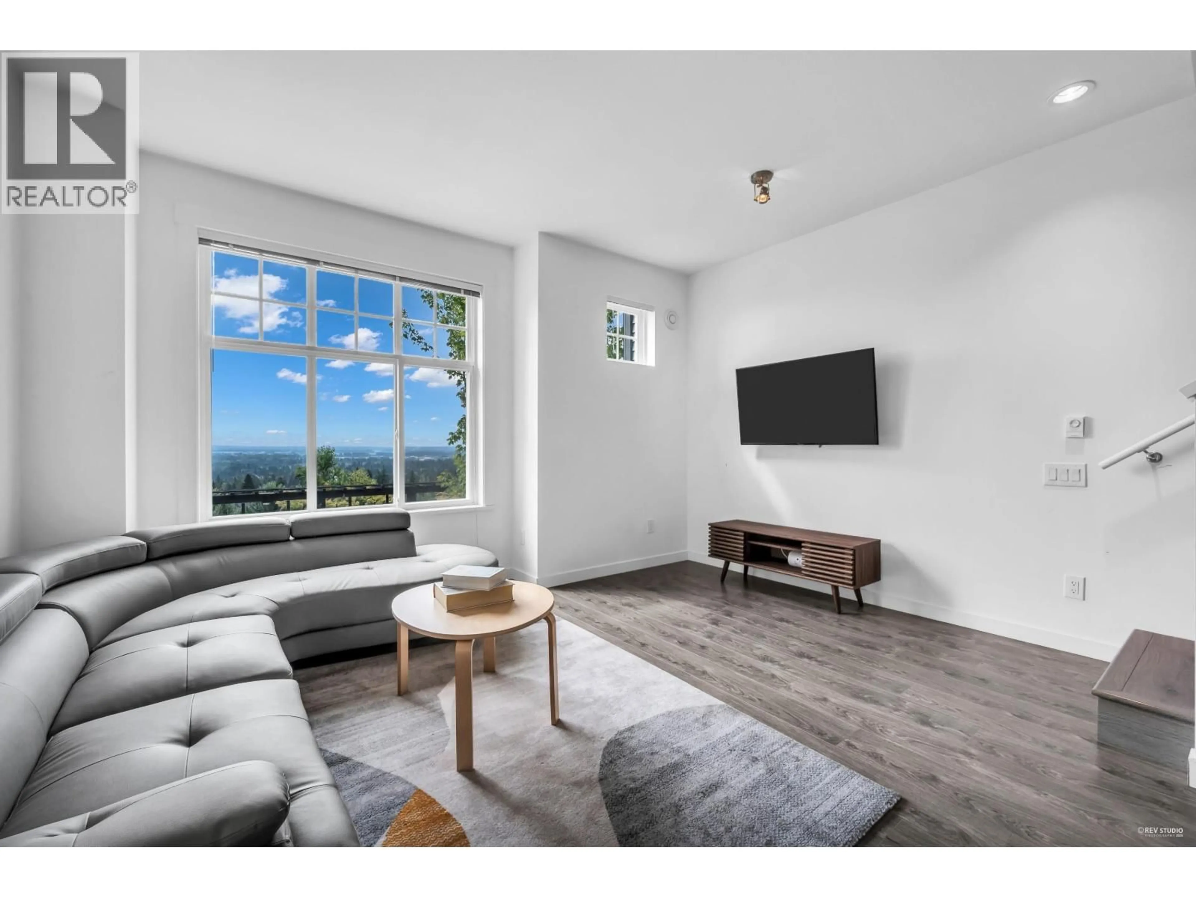 Living room with furniture, unknown for 80 - 1320 RILEY STREET, Coquitlam British Columbia V3E0J4