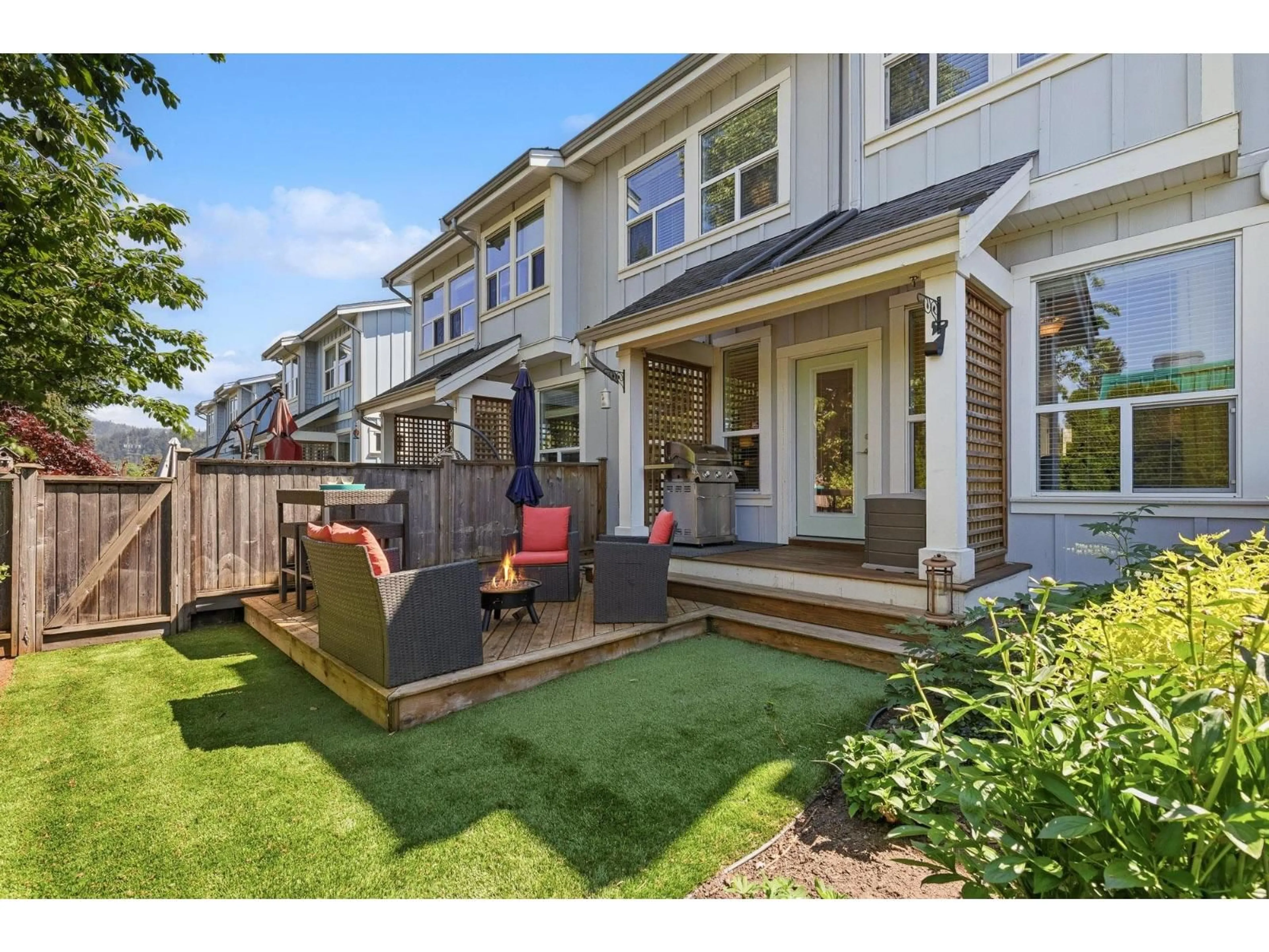 Patio, street for 11 - 44849 ANGLERS BOULEVARD, Chilliwack British Columbia V2R0Y4