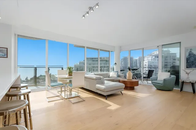 PH1 - 1439 GEORGE STREET, White Rock 5
