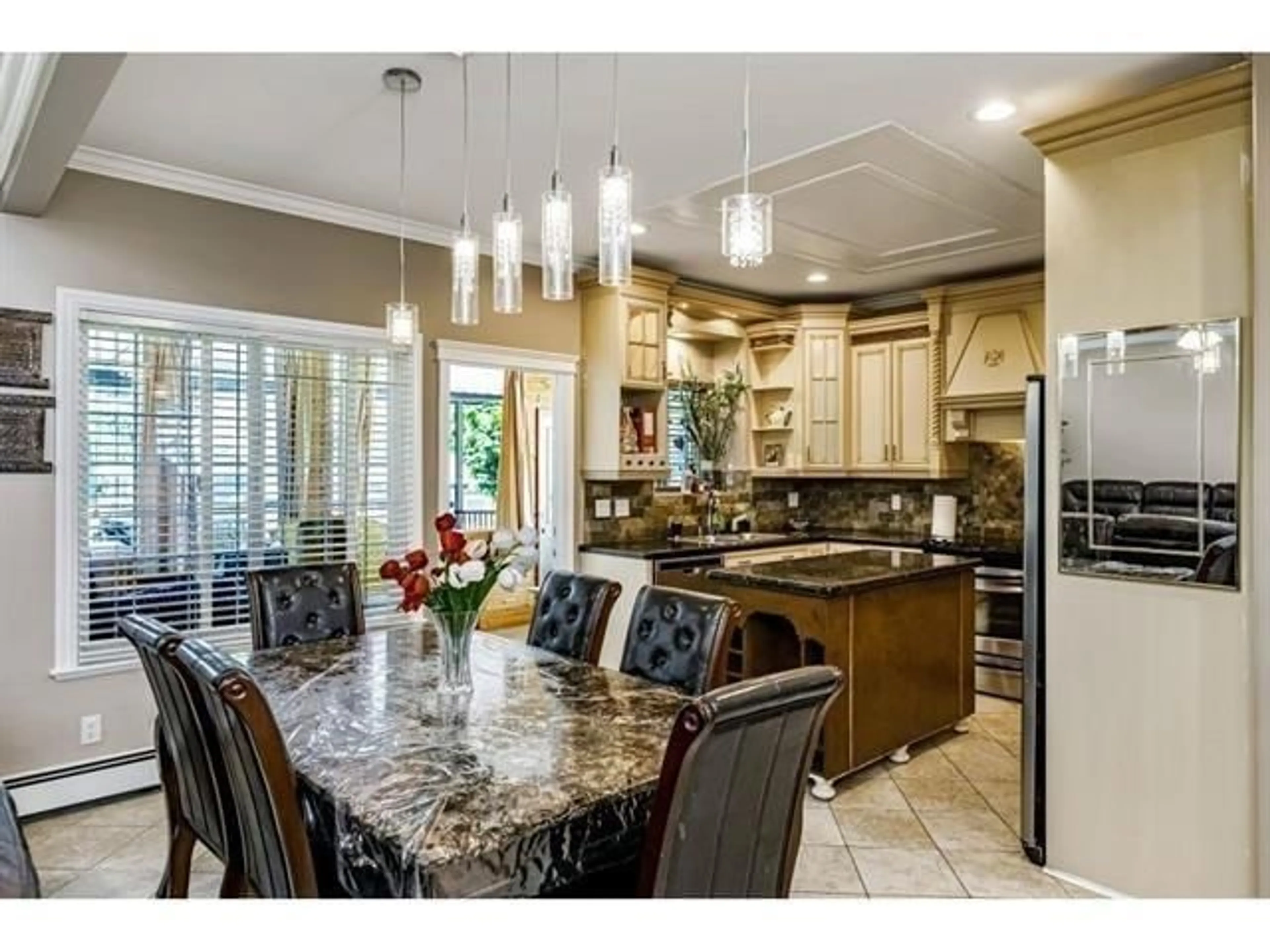 Open concept kitchen, ceramic/tile floor for 7833 147A STREET, Surrey British Columbia V3S2T8
