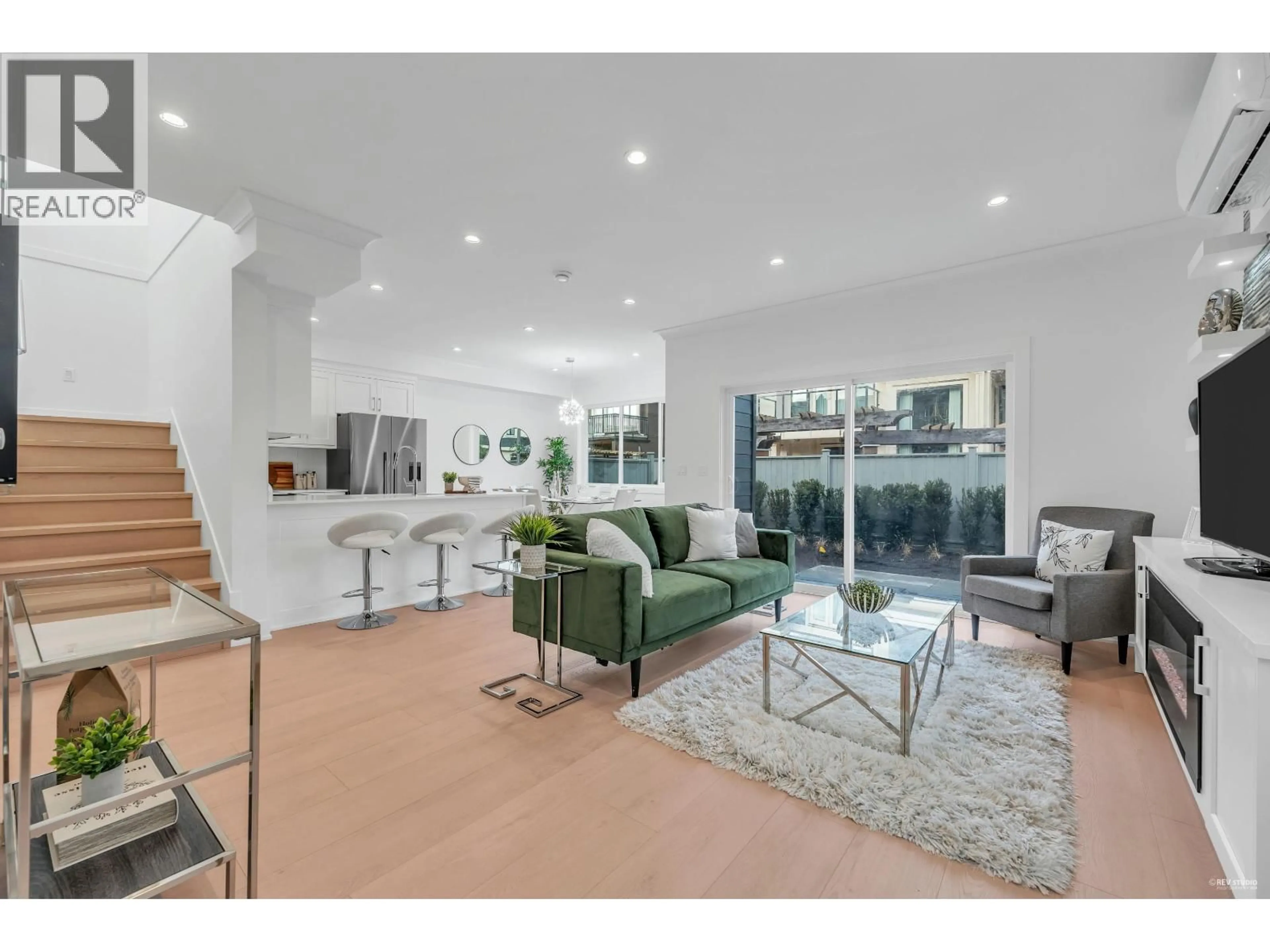 Living room with furniture, unknown for 107 - 8233 WILLIAMS ROAD, Richmond British Columbia V7A1G4
