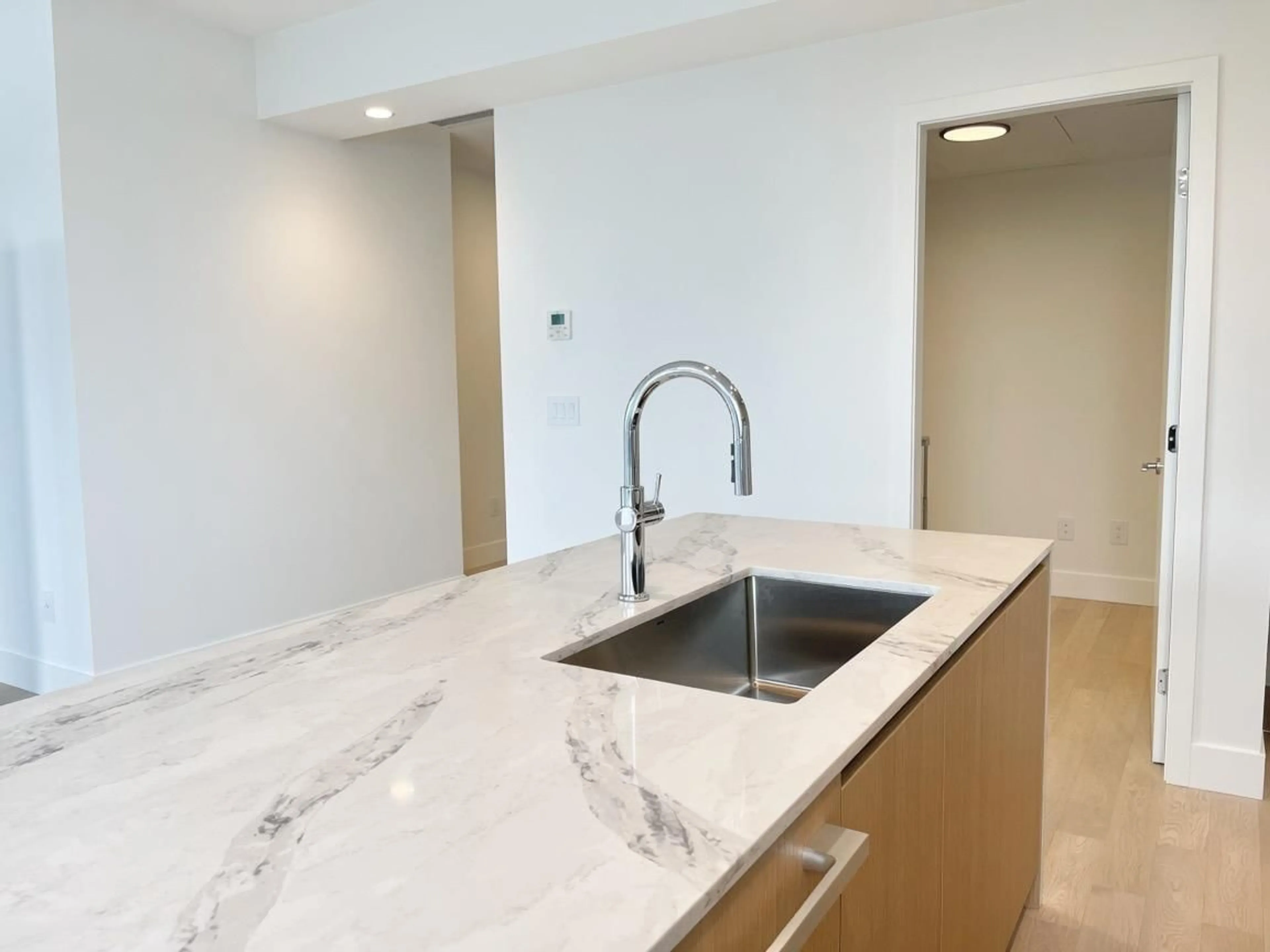 Standard kitchen, unknown for 1003 - 1475 FOSTER STREET, White Rock British Columbia V4B0C3