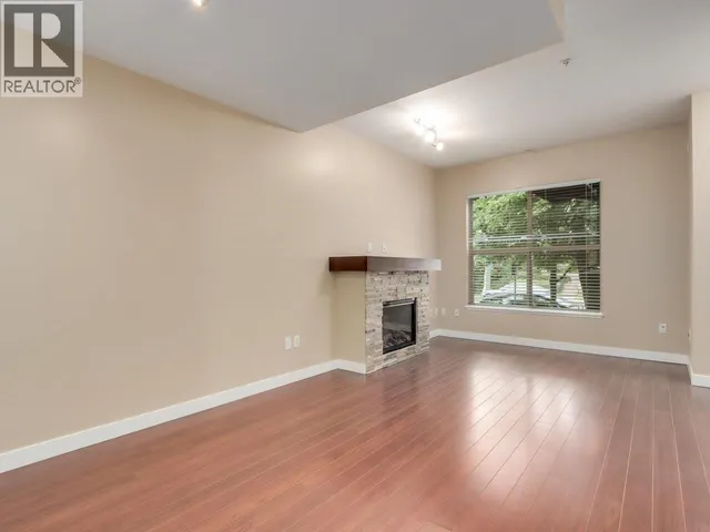 319 15TH STREET, North Vancouver 3
