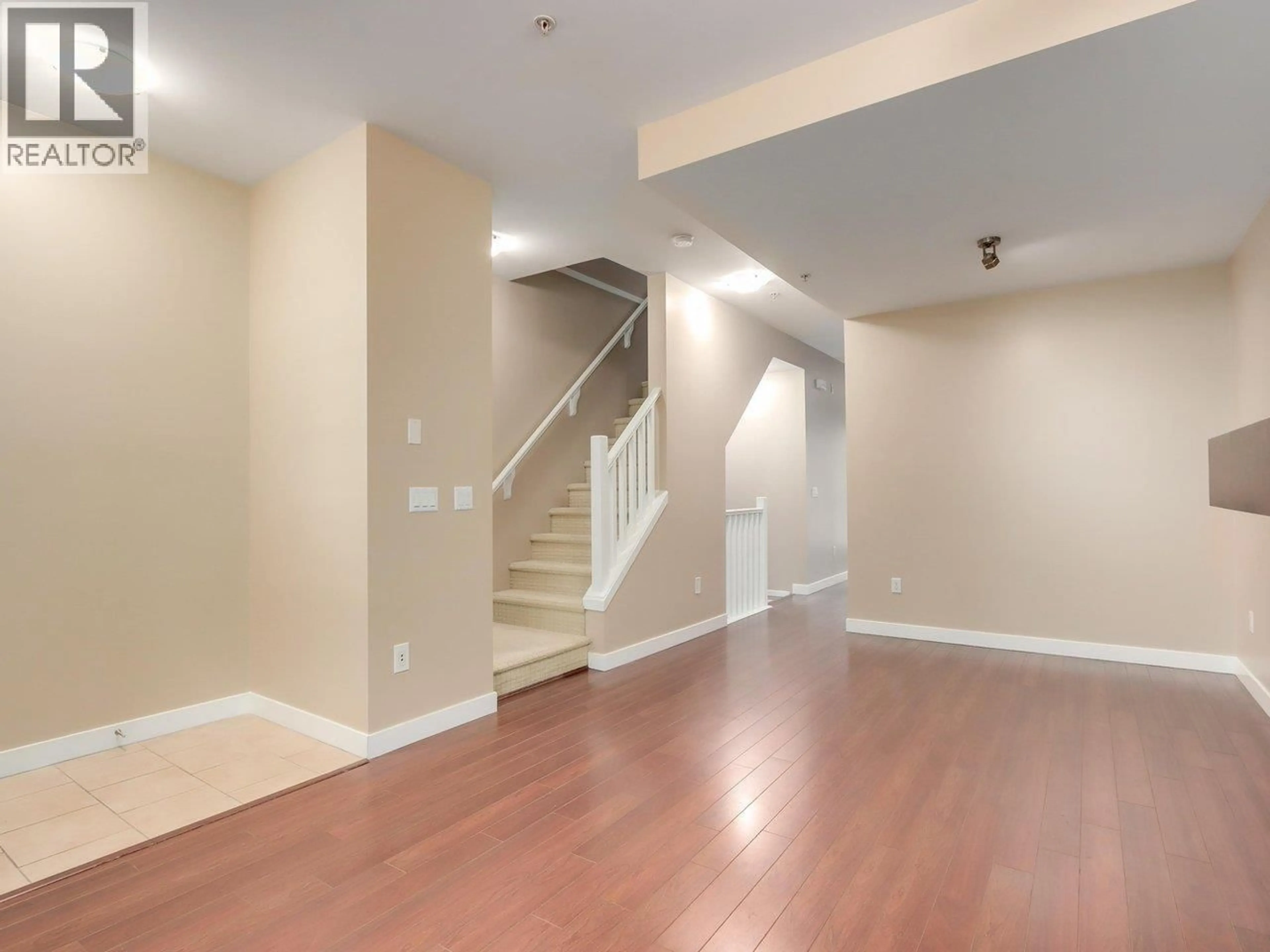 Unknown for 319 15TH STREET, North Vancouver British Columbia V7L2R6