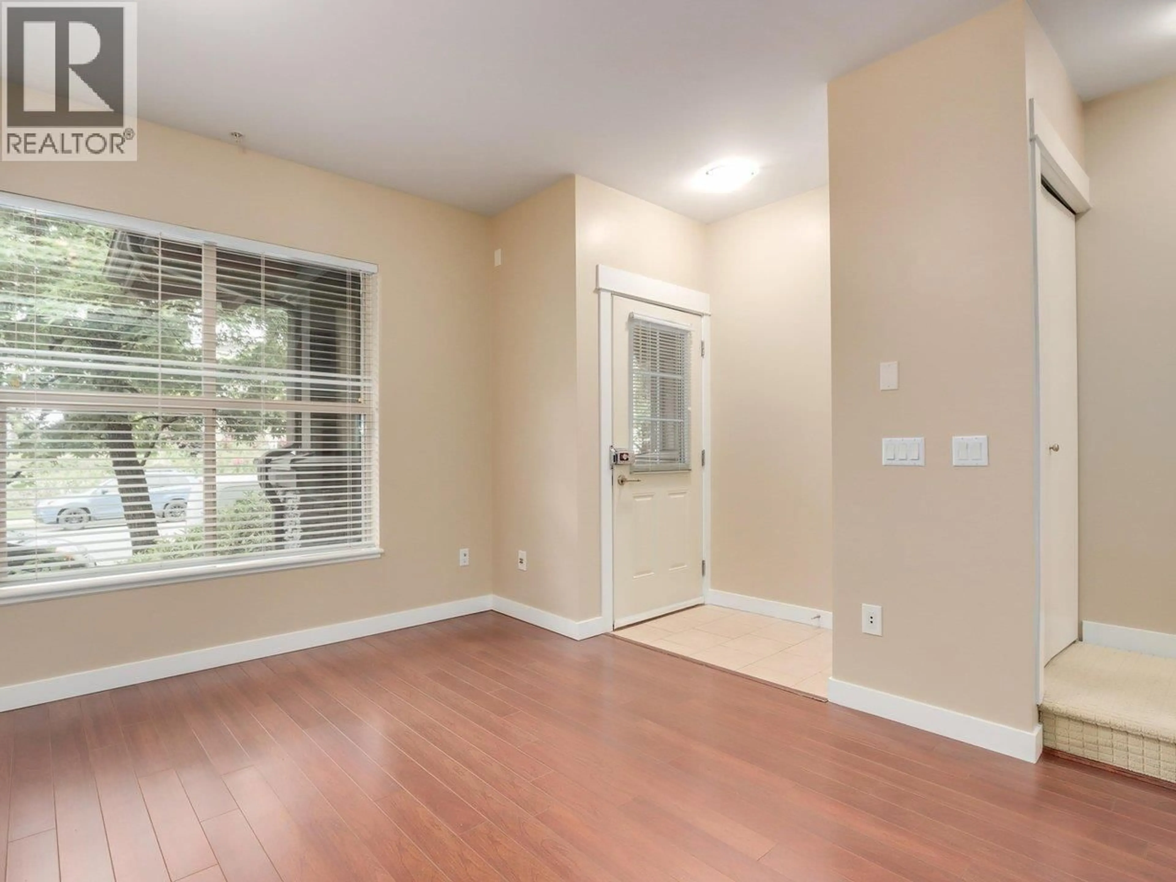 Unknown for 319 15TH STREET, North Vancouver British Columbia V7L2R6