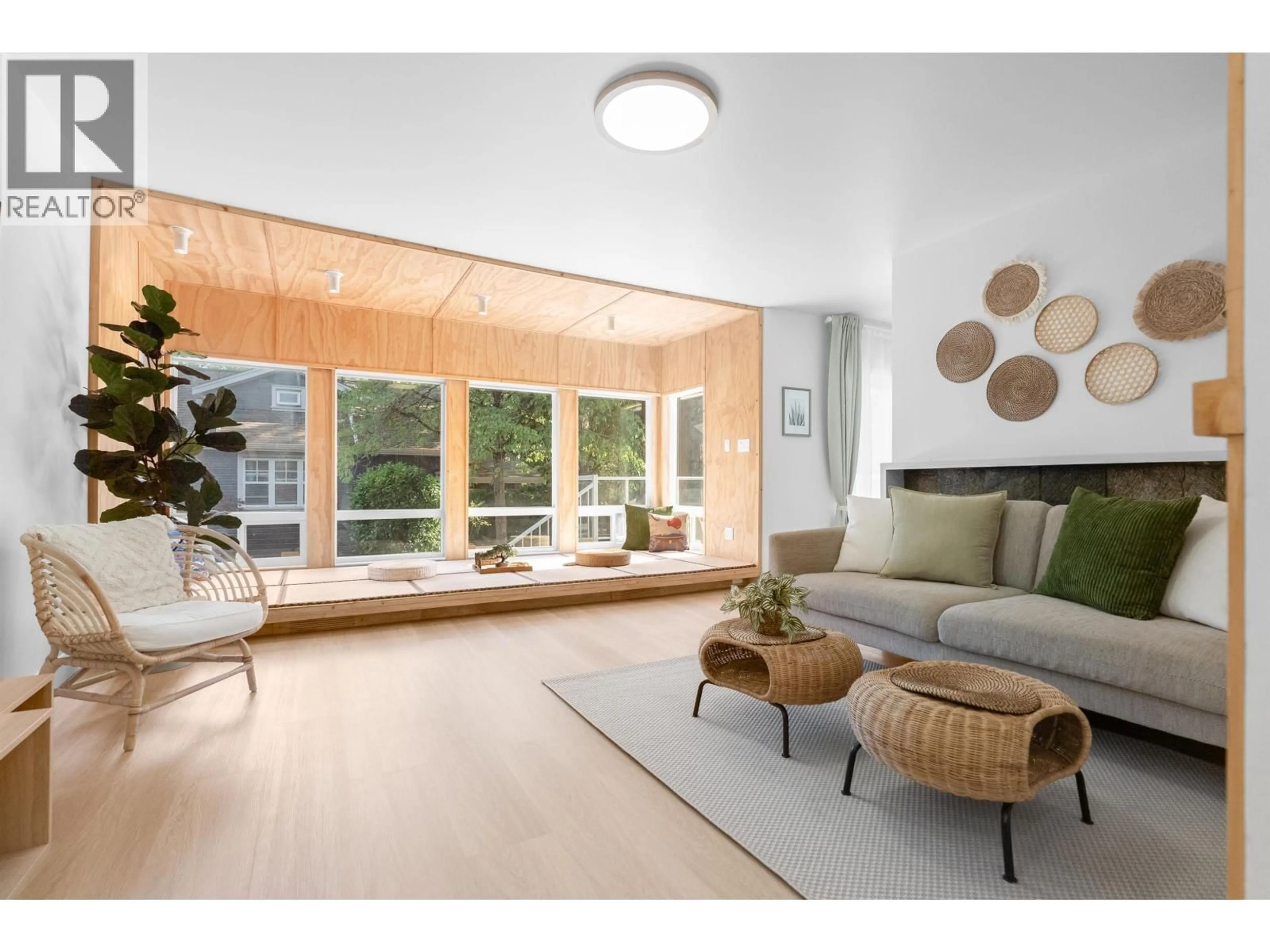 Living room with furniture, wood/laminate floor for 2426 34TH AVENUE, Vancouver British Columbia V6M1G7