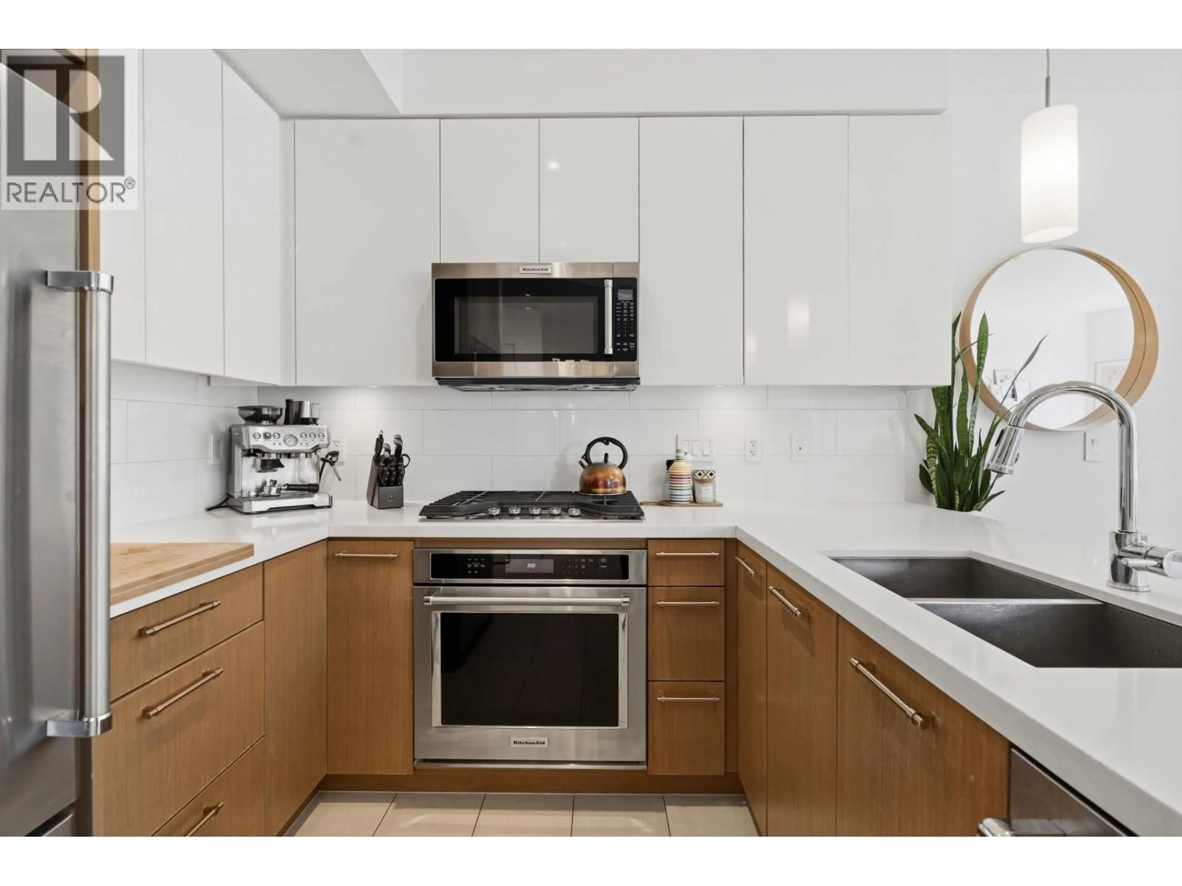 Standard kitchen, ceramic/tile floor for 303 - 20 ROYAL AVENUE, New Westminster British Columbia V3L0G9