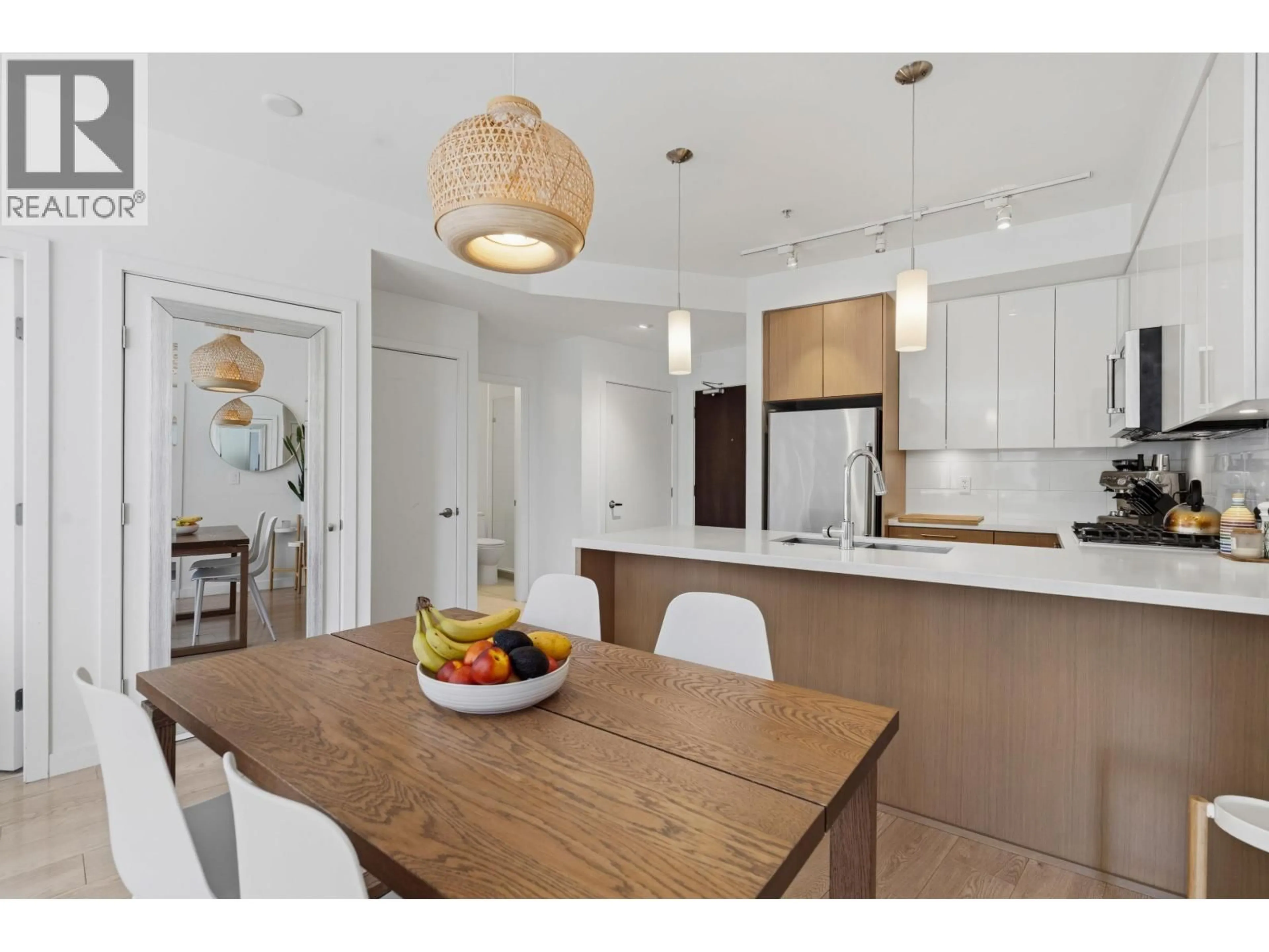 Open concept kitchen, wood/laminate floor for 303 - 20 ROYAL AVENUE, New Westminster British Columbia V3L0G9