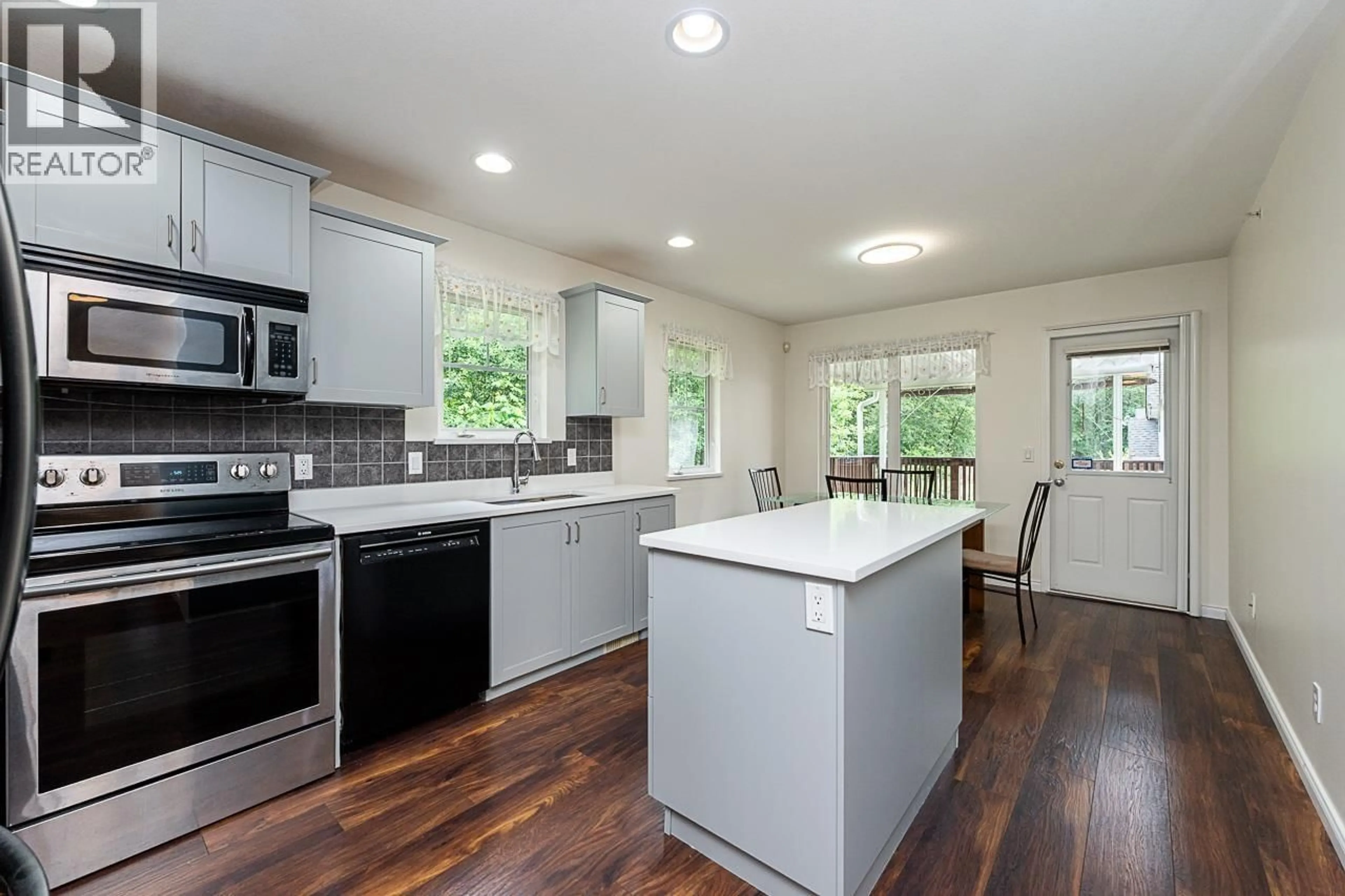 Open concept kitchen, unknown for 328 - 3000 RIVERBEND DRIVE, Coquitlam British Columbia V3C6R1