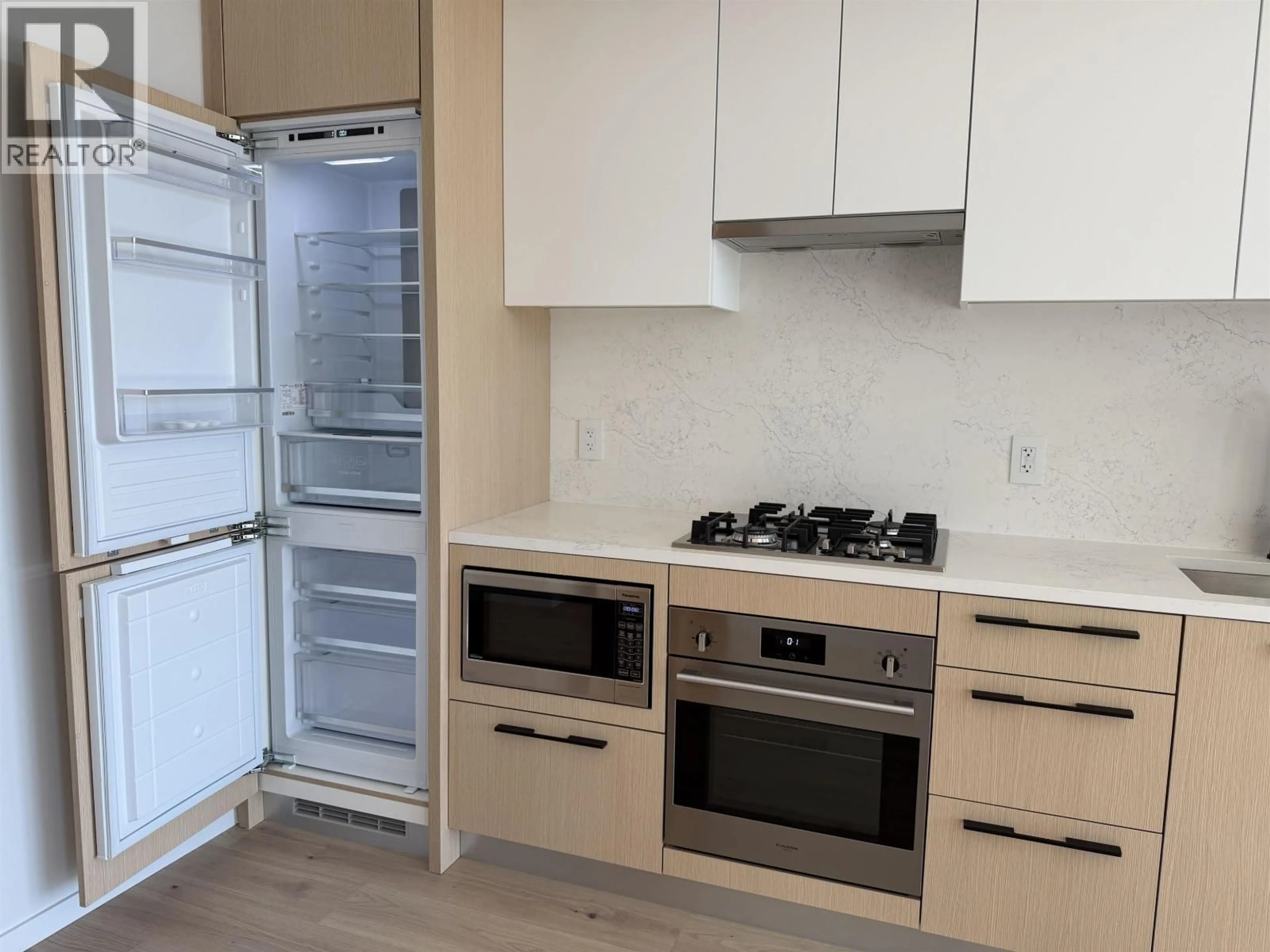 Standard kitchen, unknown for 462 - 5189 EARLES STREET, Vancouver British Columbia V5R5H4