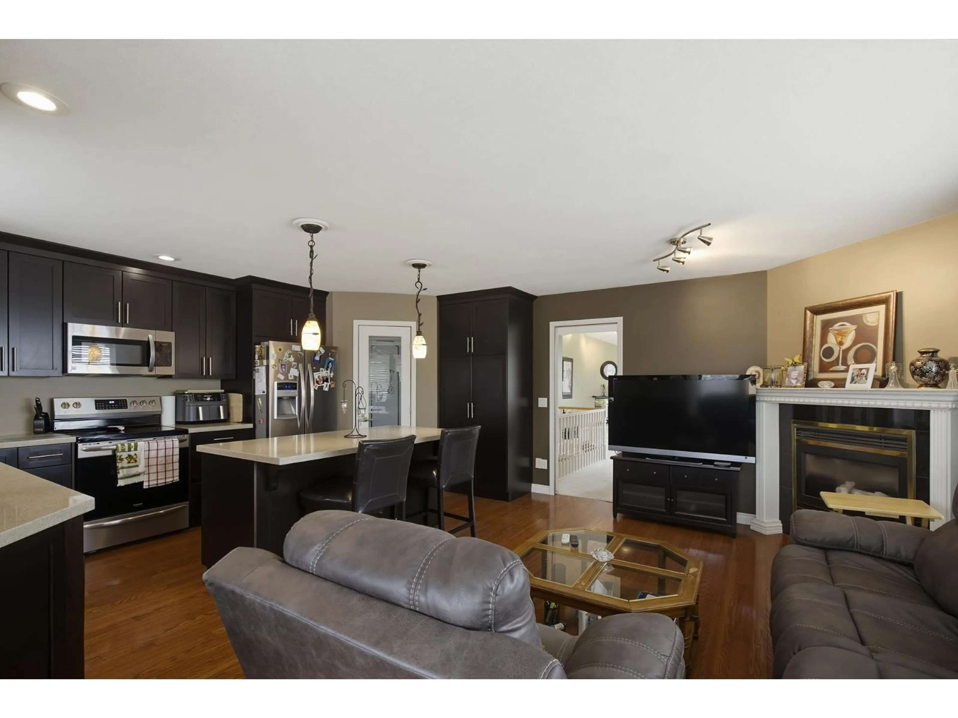 Open concept kitchen, unknown for 8219 FUJINO STREET, Mission British Columbia V2V6T6