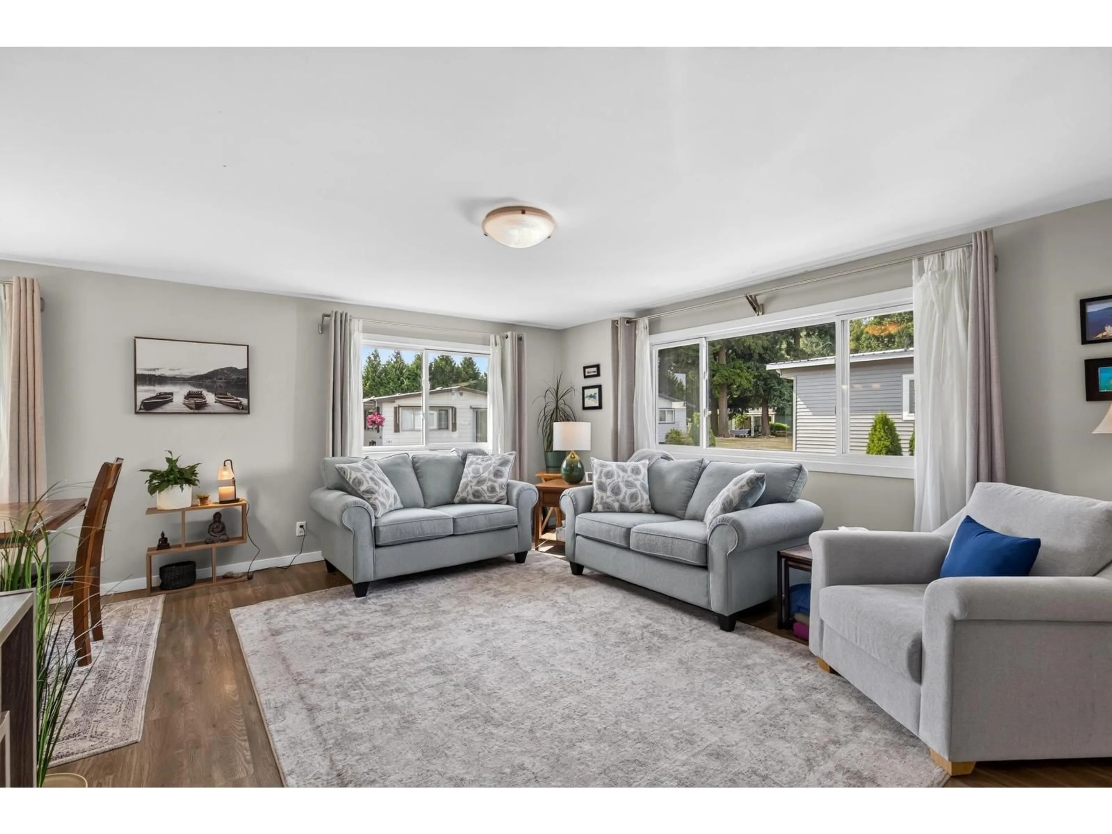 Living room with furniture, unknown for 200 - 27111 0 AVENUE, Langley British Columbia V4W2T5