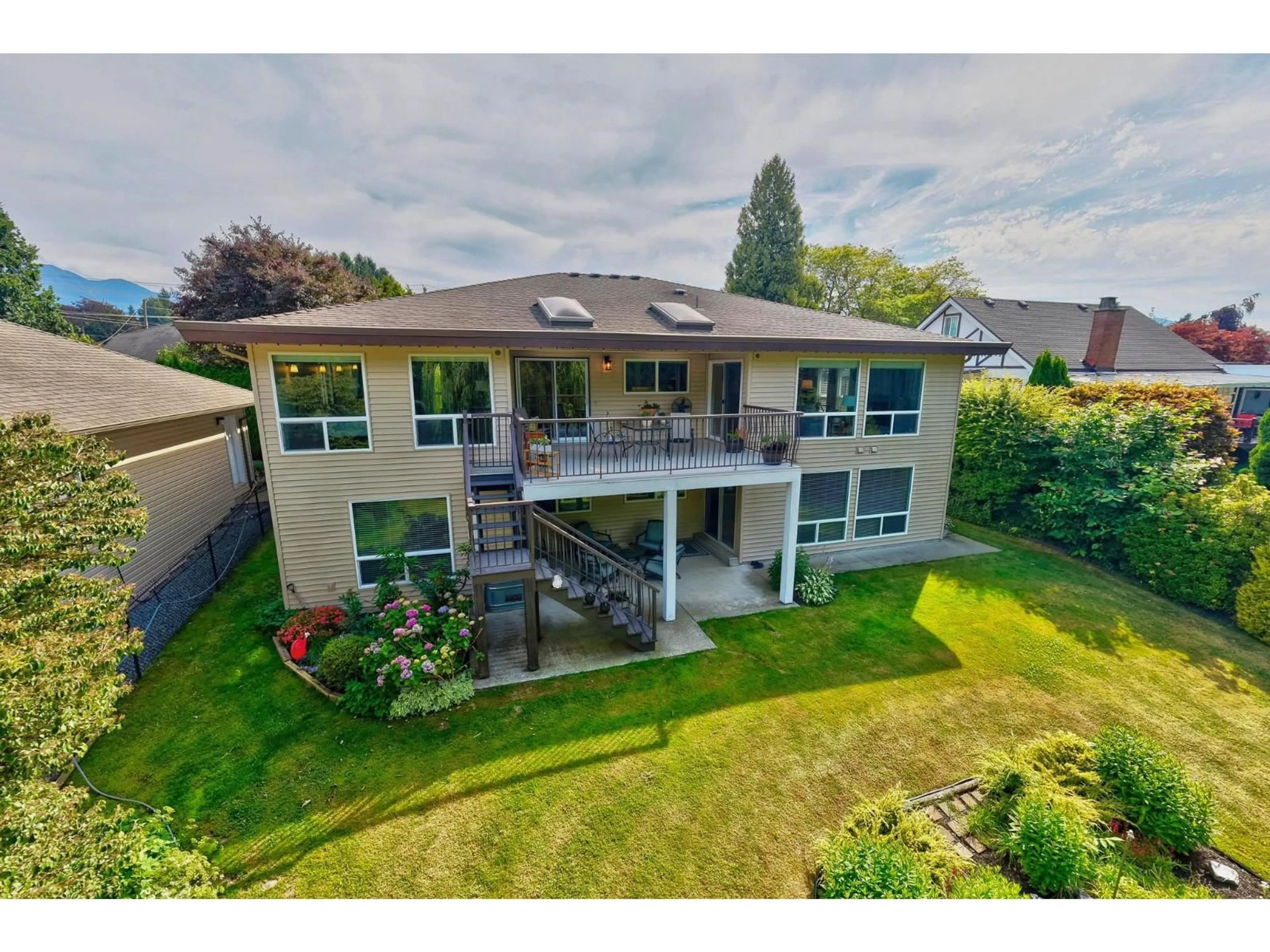 A pic from outside/outdoor area/front of a property/back of a property/a pic from drone, street for 45549 WELLS ROAD, Chilliwack British Columbia V2R1G6