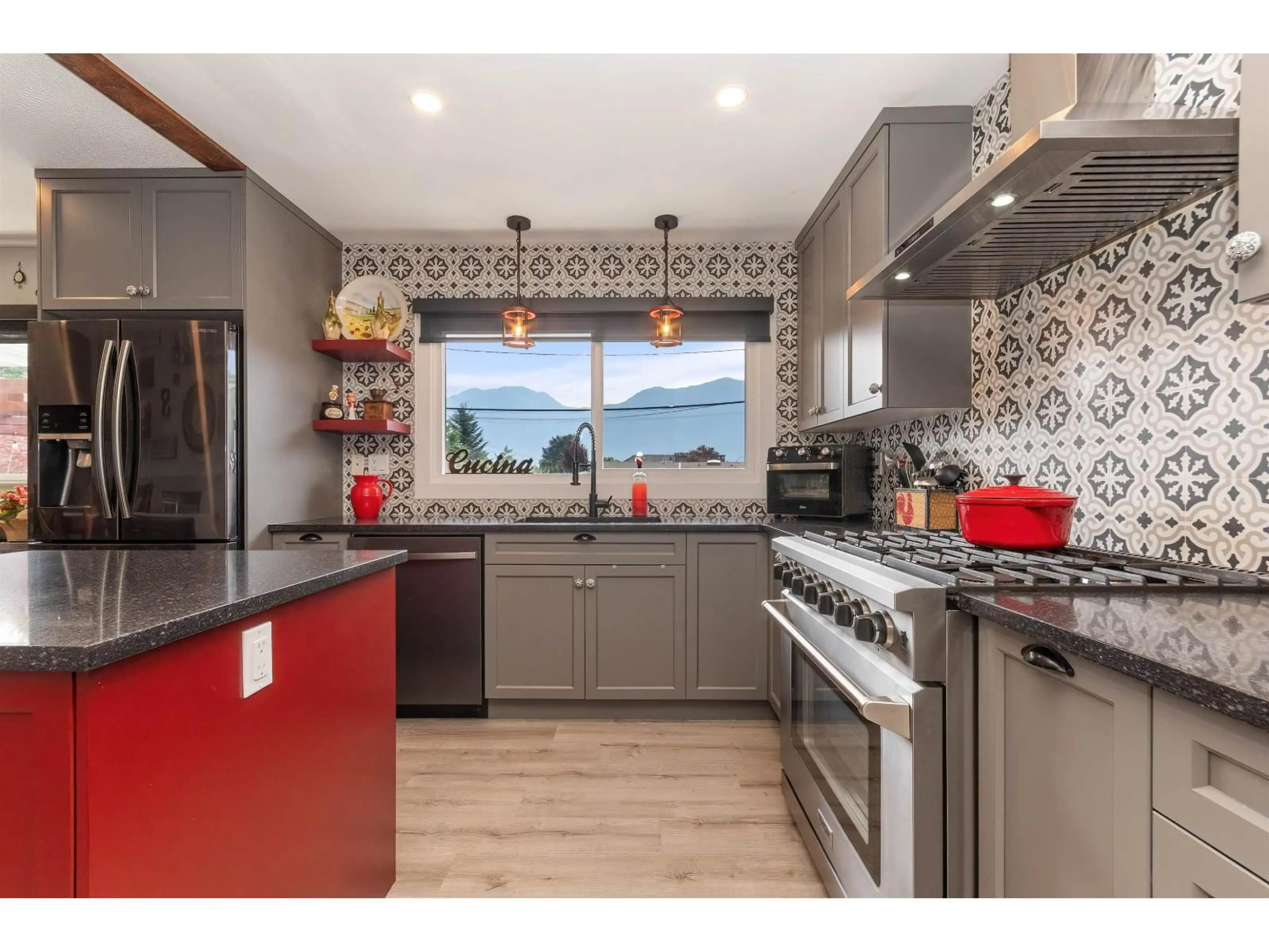 Contemporary kitchen, unknown for 1549 PINEWOOD AVENUE, Agassiz British Columbia V0M1A2