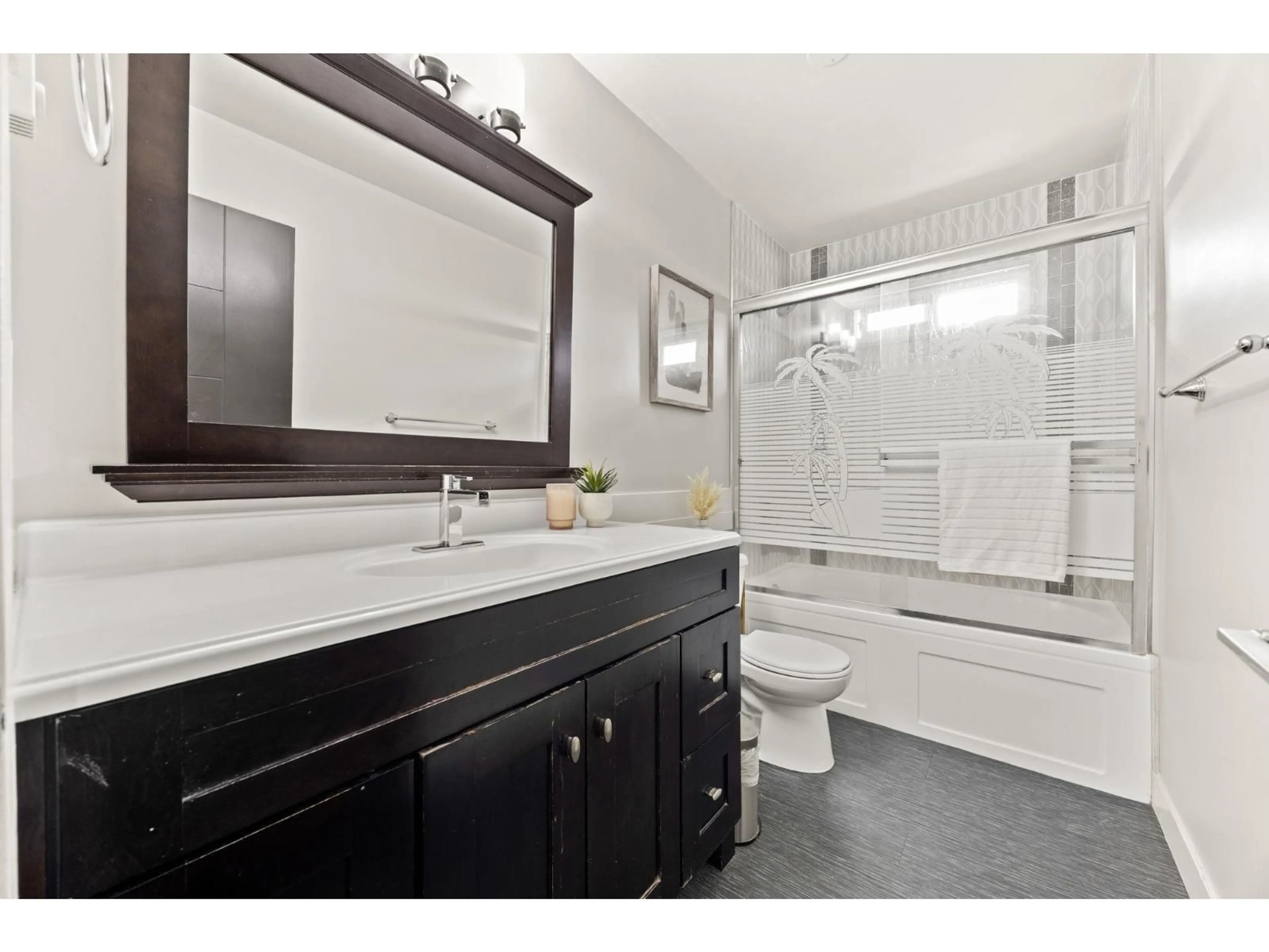 Standard bathroom, ceramic/tile floor for 26451 30A AVENUE, Langley British Columbia V4W3E1