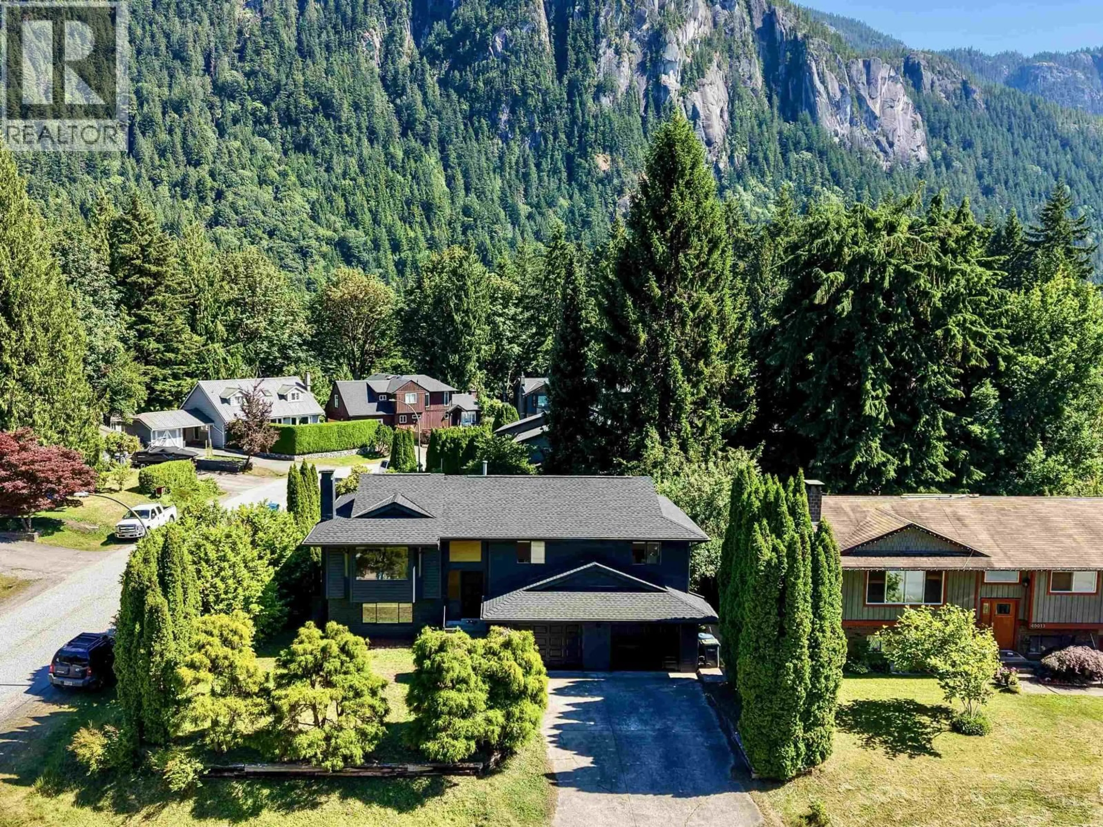 A pic from outside/outdoor area/front of a property/back of a property/a pic from drone, mountain view for 40011 PLATEAU DRIVE, Squamish British Columbia V8B0W3