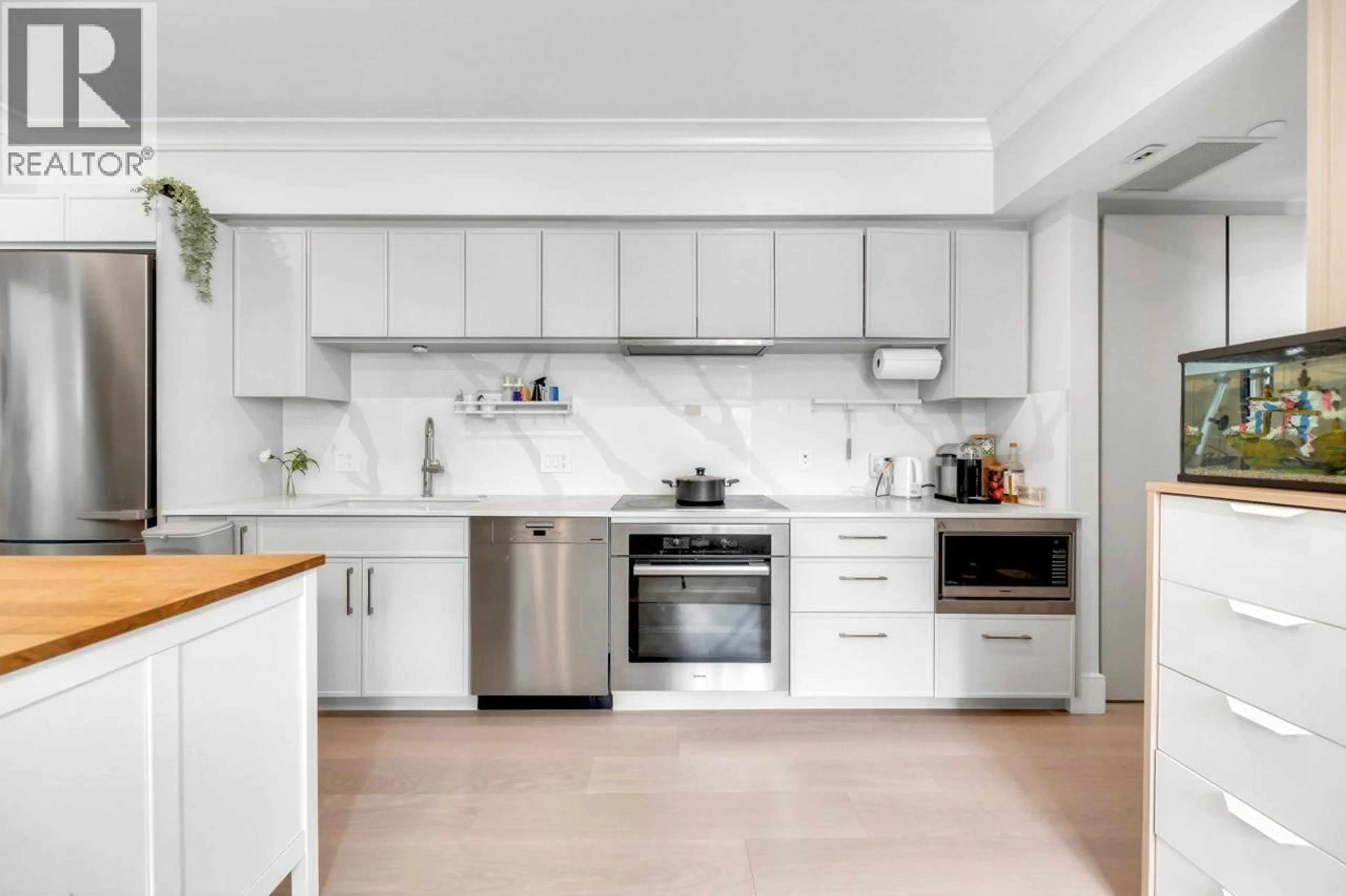 Contemporary kitchen, ceramic/tile floor for 7709 GRANVILLE STREET, Vancouver British Columbia V6P4Y9