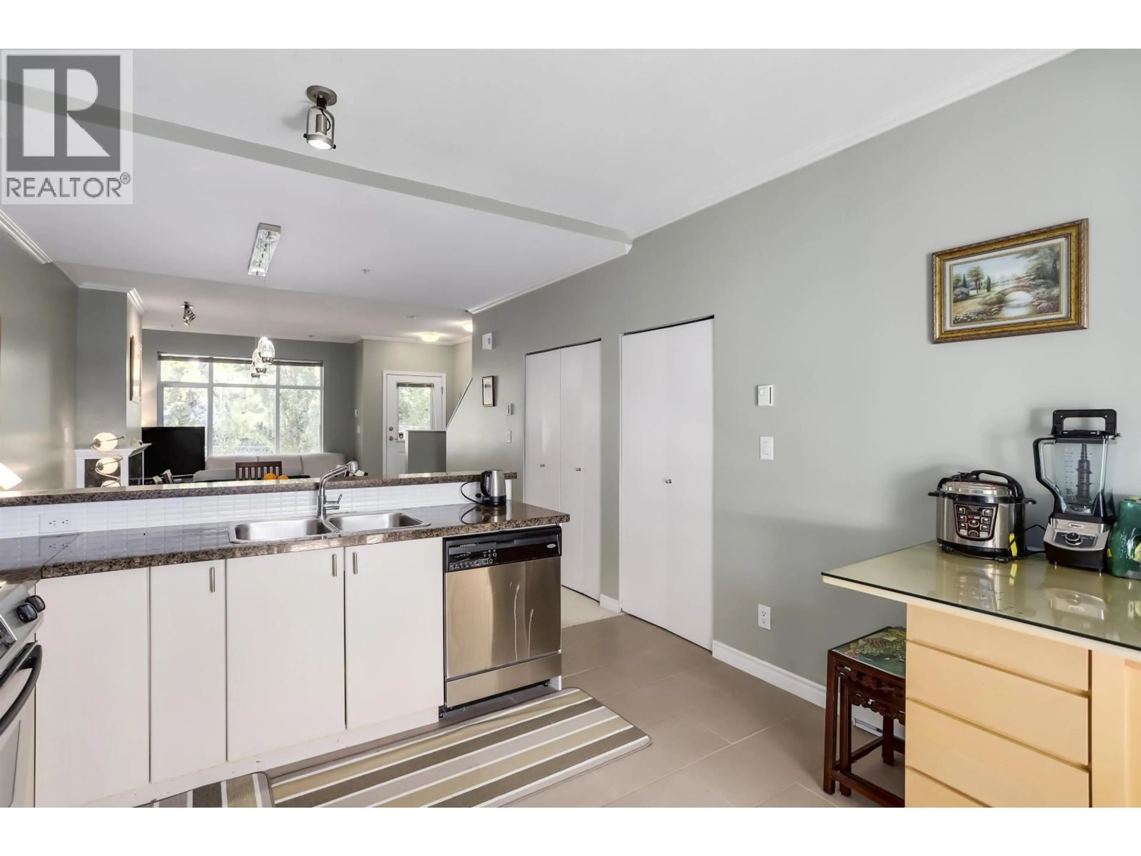 Standard kitchen, unknown for 11 - 6878 SOUTHPOINT DRIVE, Burnaby British Columbia V3N5E4