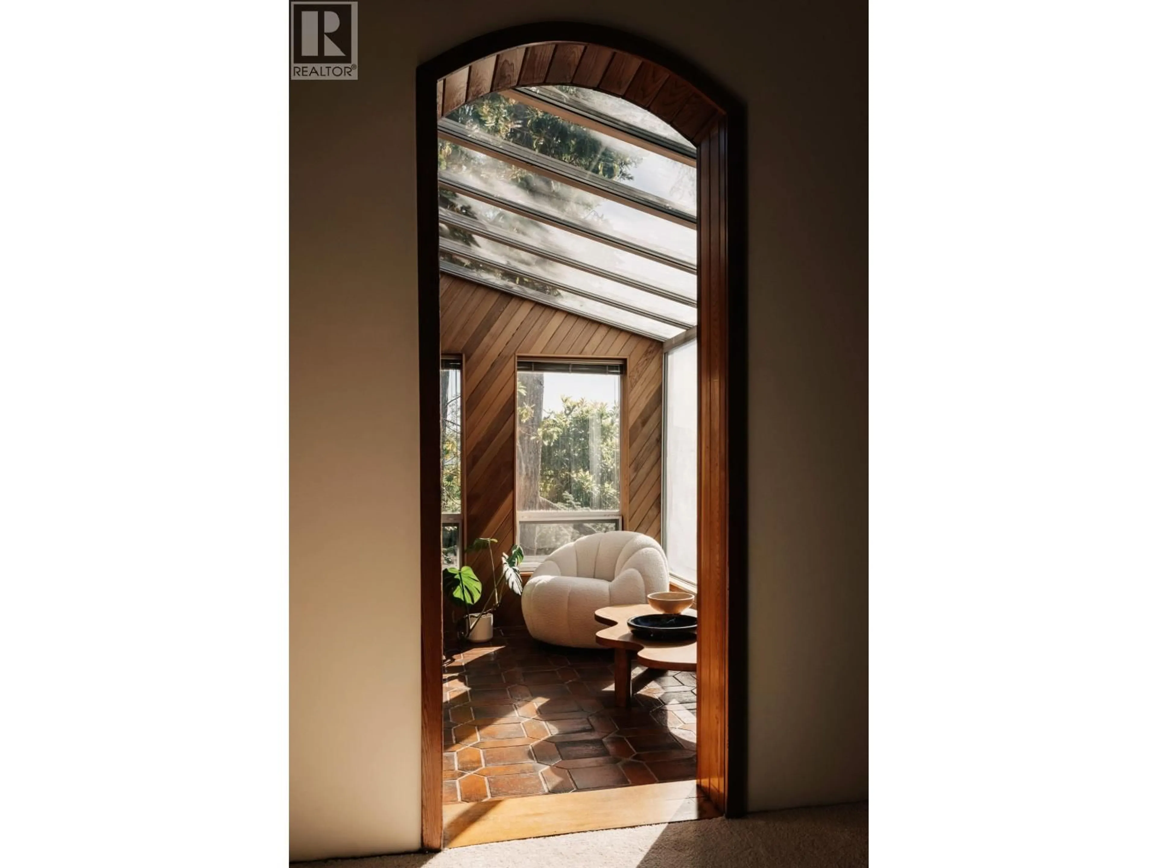 Indoor entryway for 8595 ANSELL PLACE, West Vancouver British Columbia V7W2W3