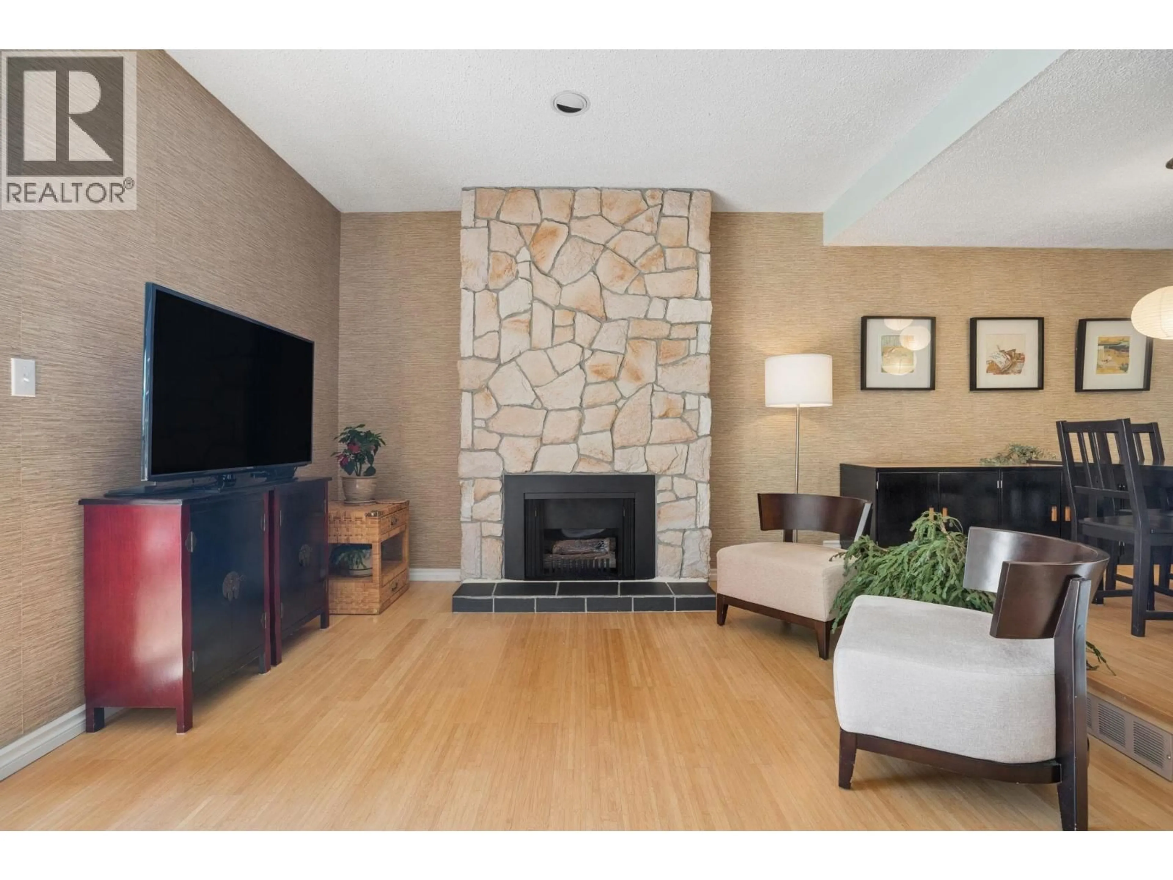 Living room with furniture, unknown for 539 IOCO ROAD, Port Moody British Columbia V3H2W3