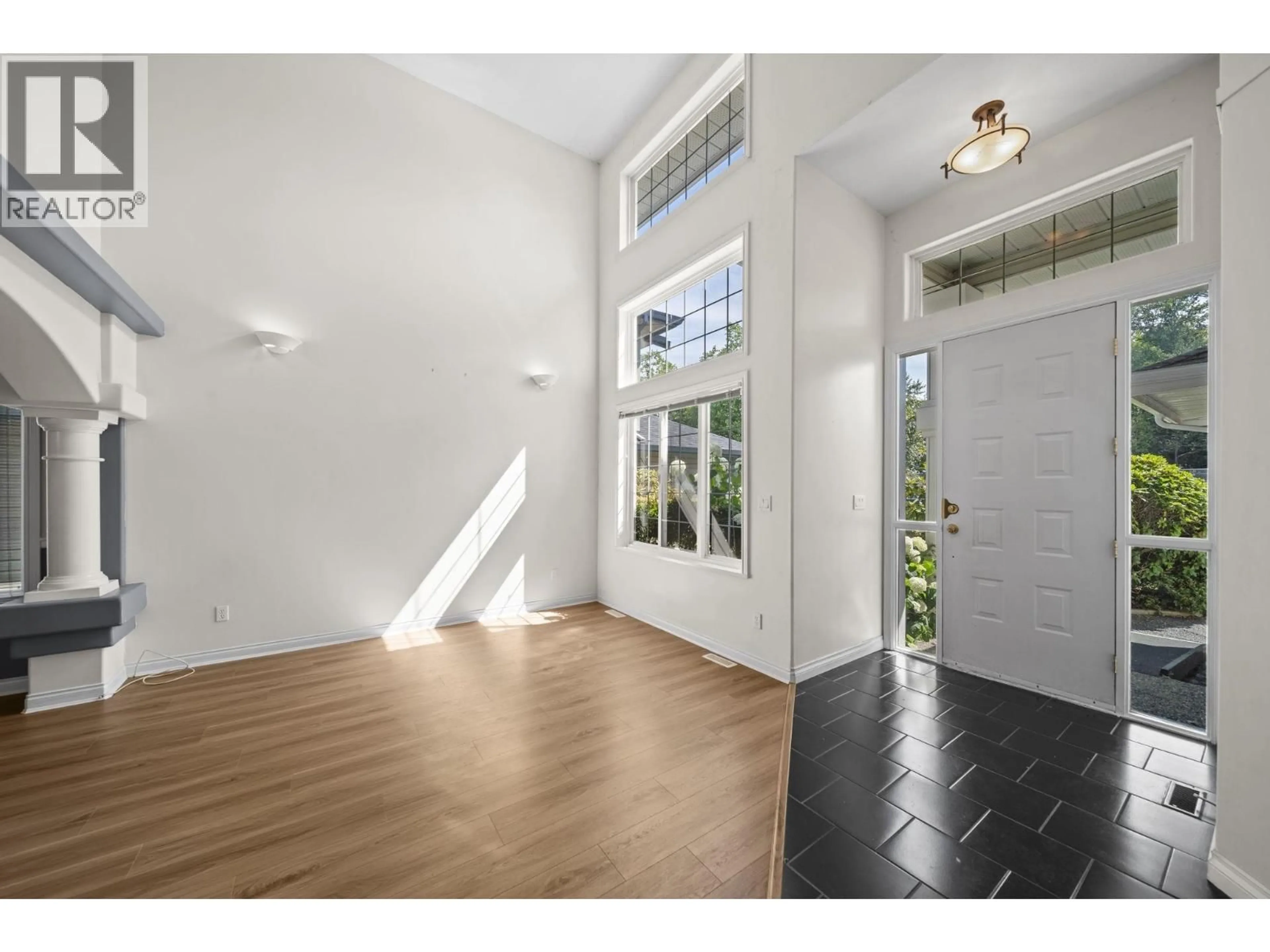Indoor entryway for 12227 BONSON ROAD, Pitt Meadows British Columbia V3Y2L5