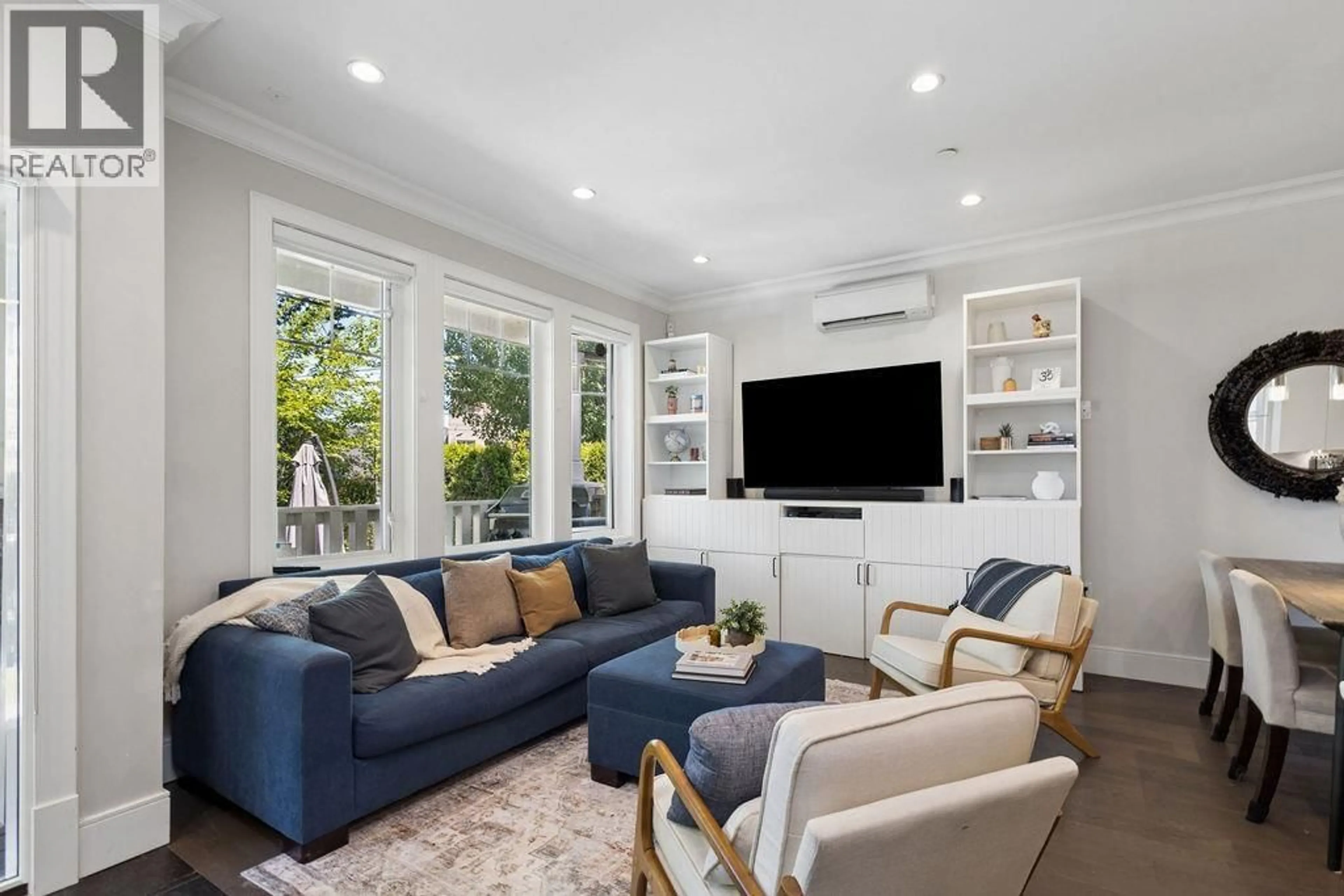 Living room with furniture, unknown for 1336 23 AVENUE, Vancouver British Columbia V5V1Z2