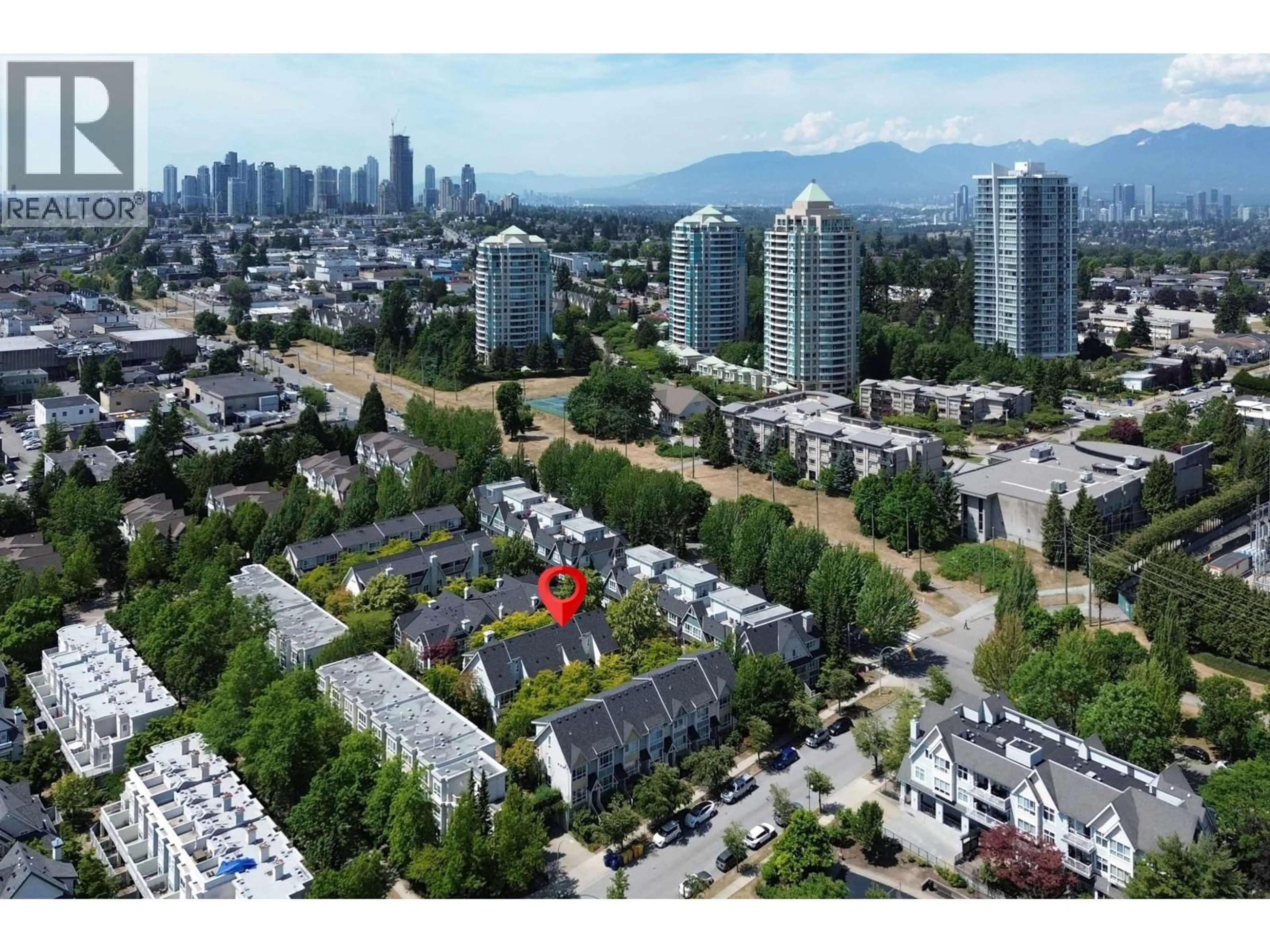 A pic from outside/outdoor area/front of a property/back of a property/a pic from drone, city buildings view from balcony for 7363 MAGNOLIA TERRACE, Burnaby British Columbia V5E4M3